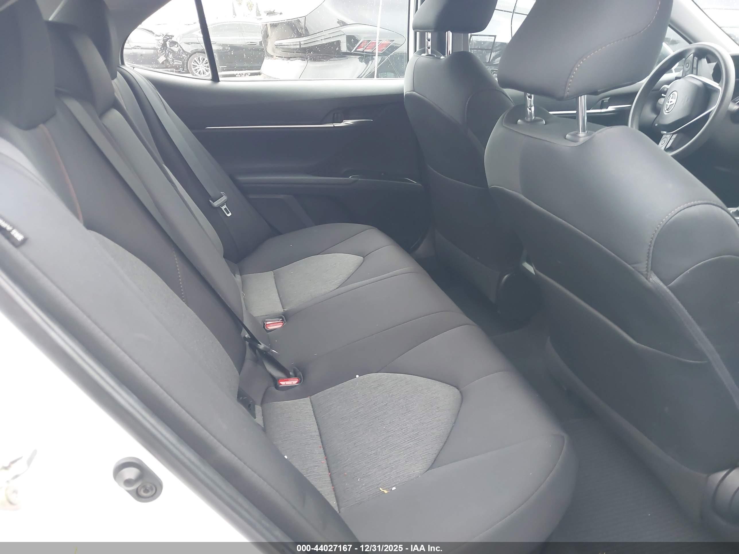 TOYOTA CAMRY image 8