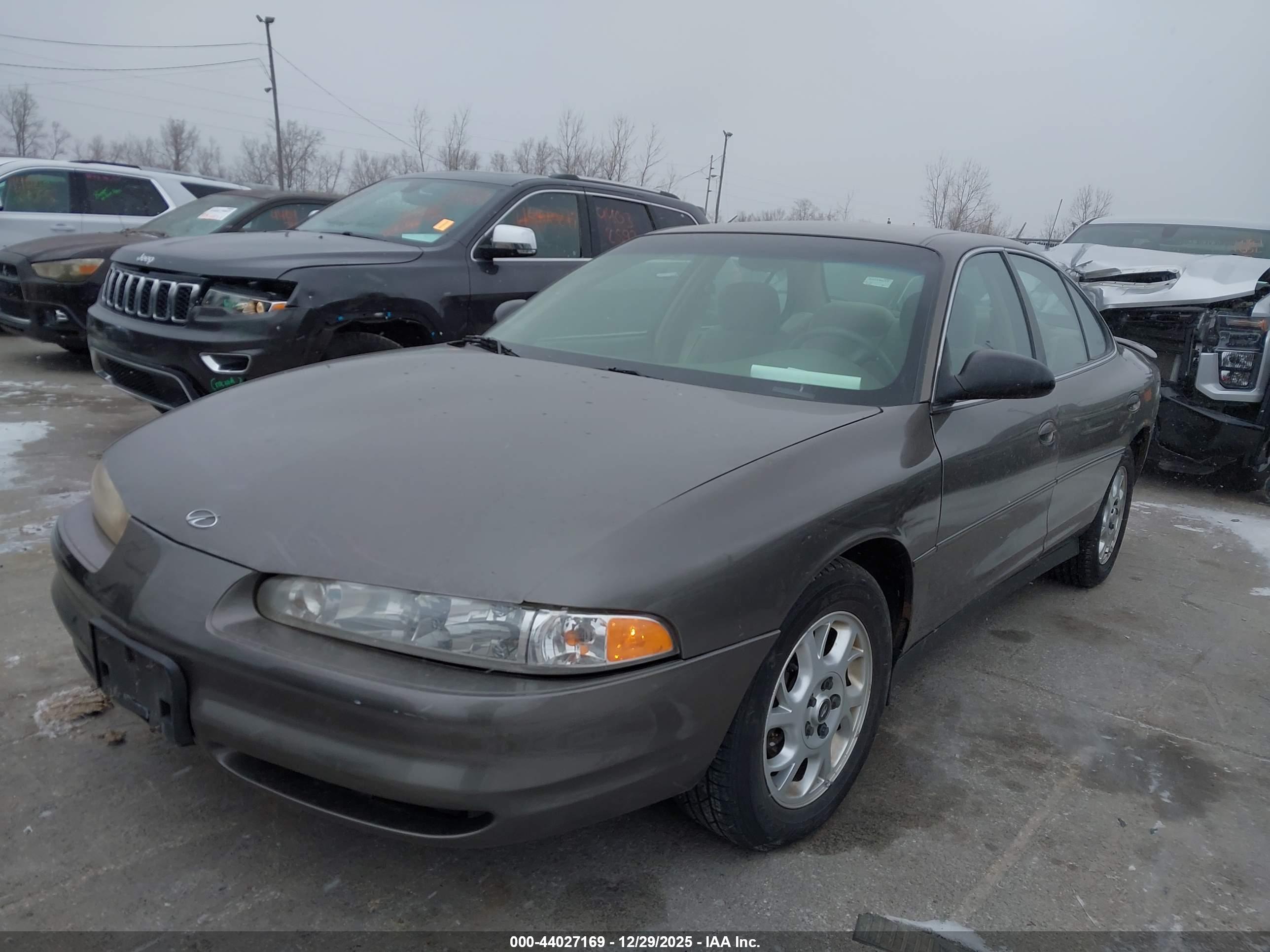OLDSMOBILE INTRIGUE image 2