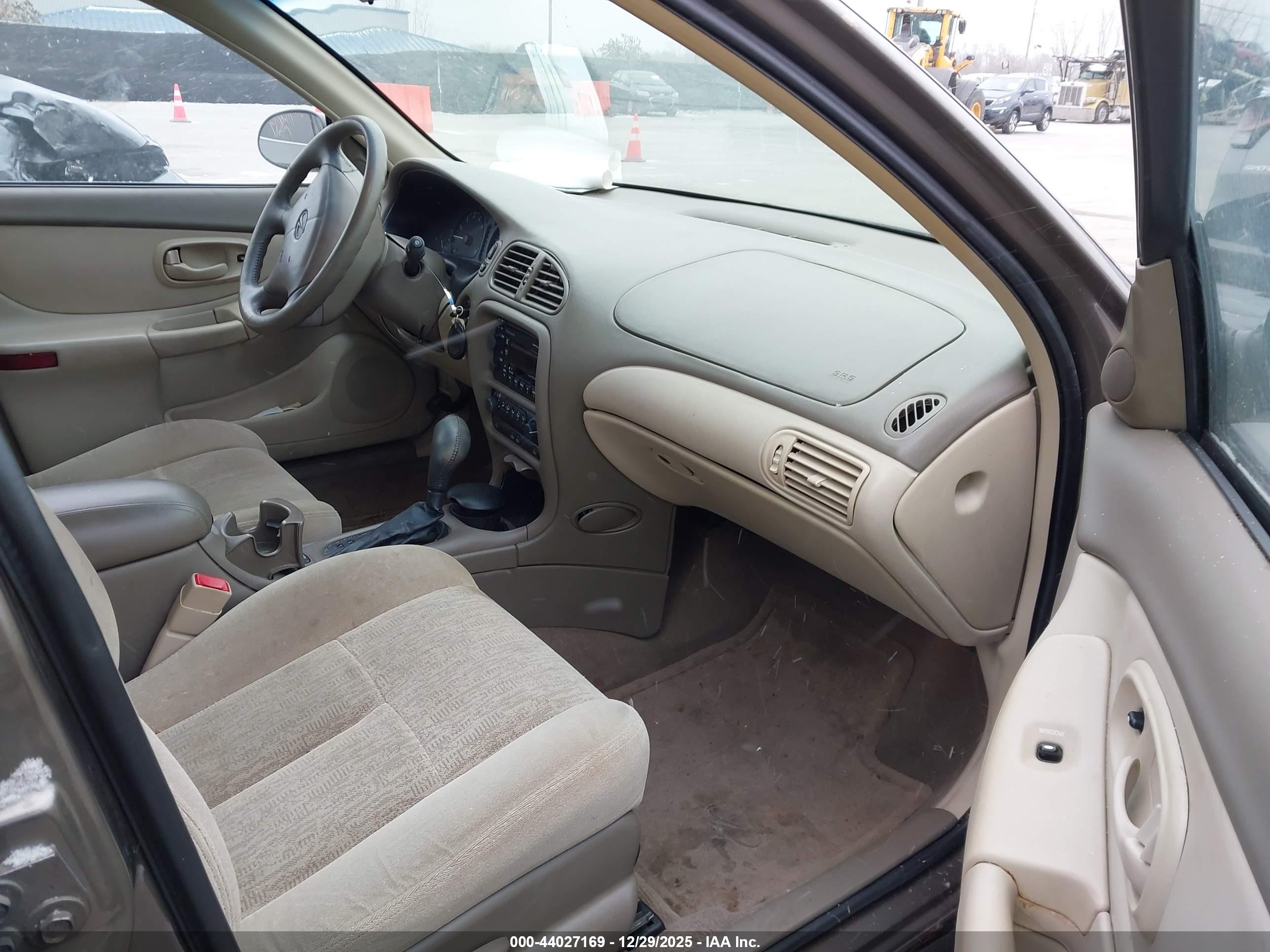 OLDSMOBILE INTRIGUE image 5