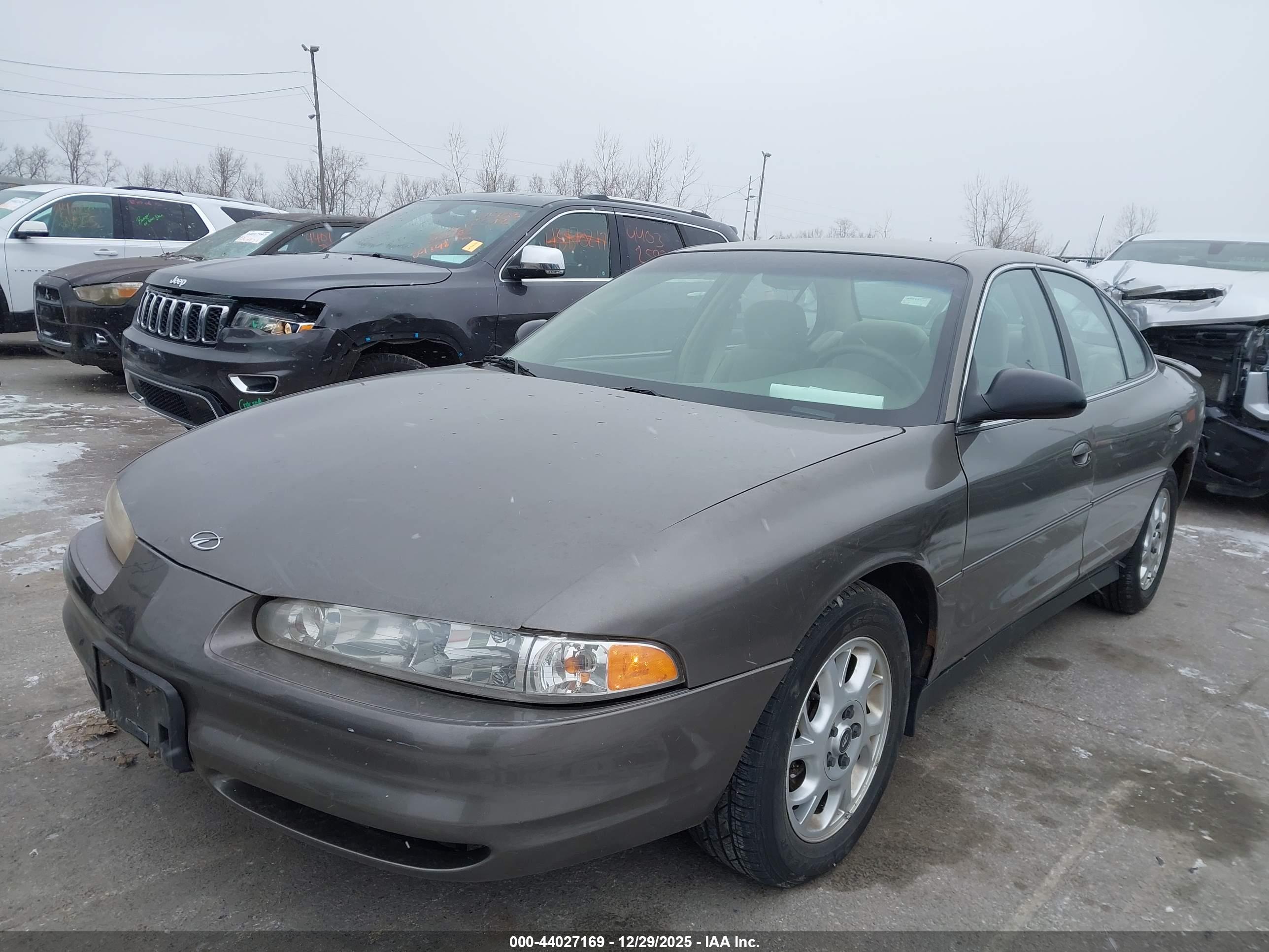 OLDSMOBILE INTRIGUE image 6