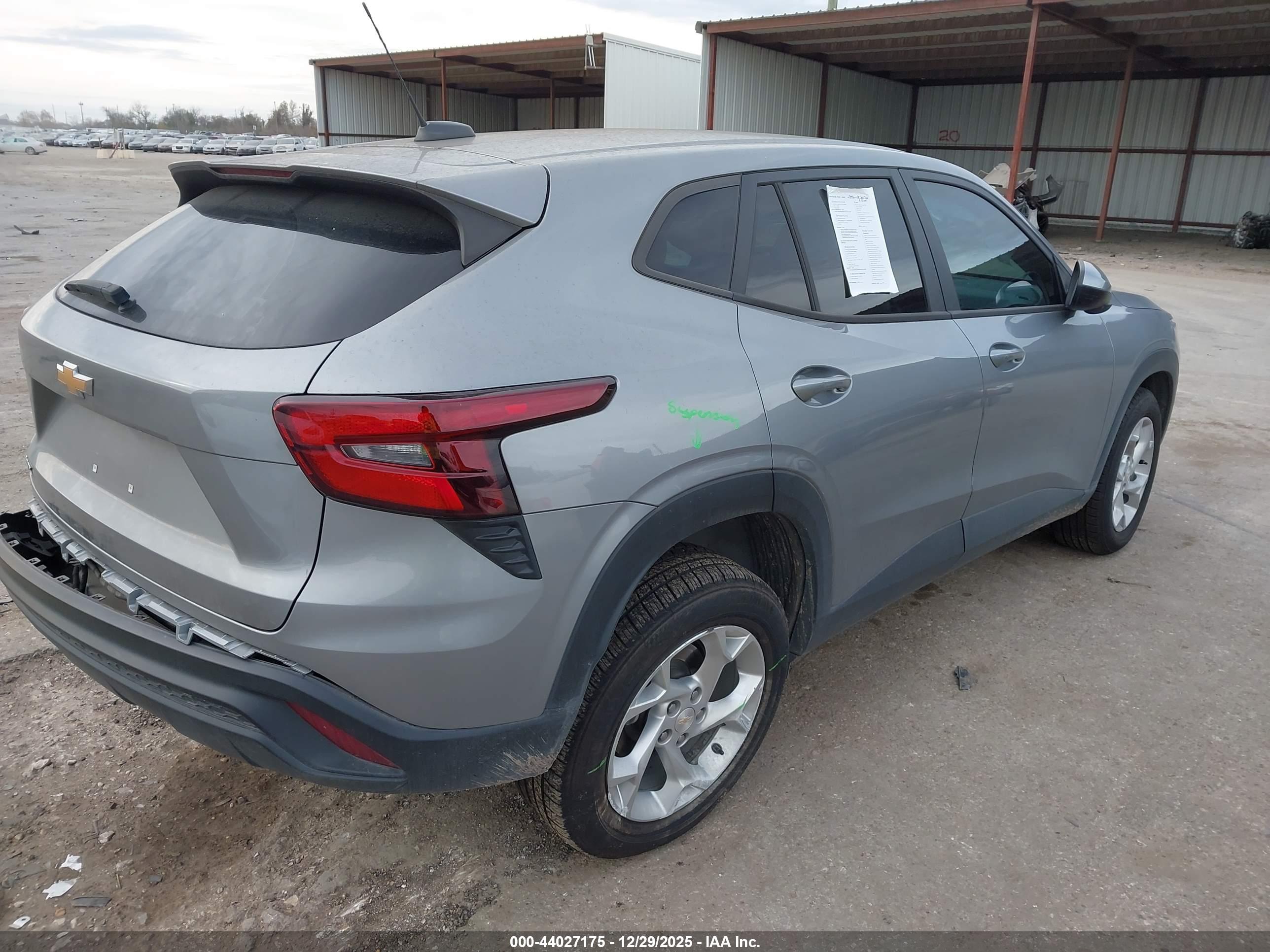 CHEVROLET TRAX image 4