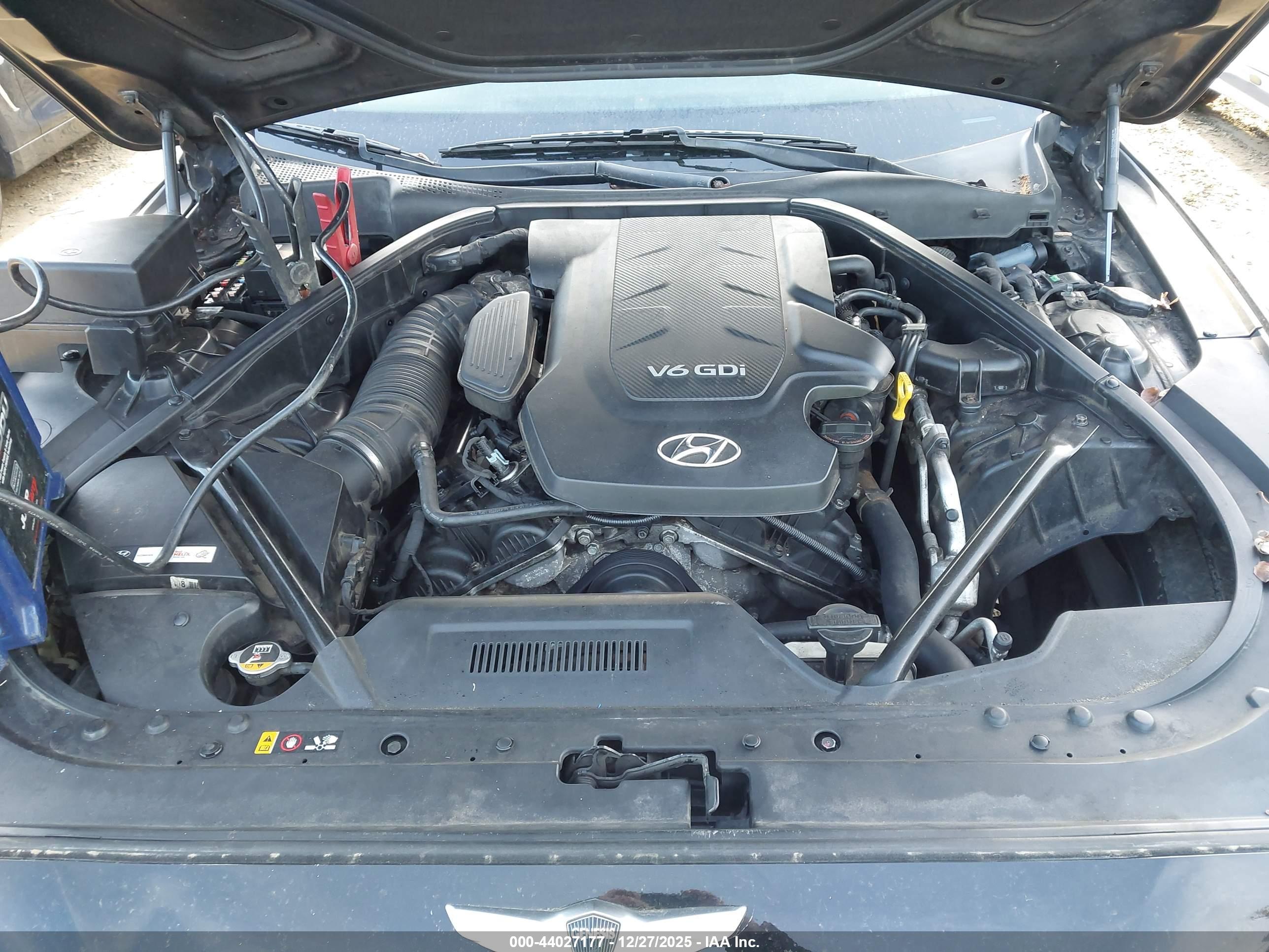HYUNDAI GENESIS image 10