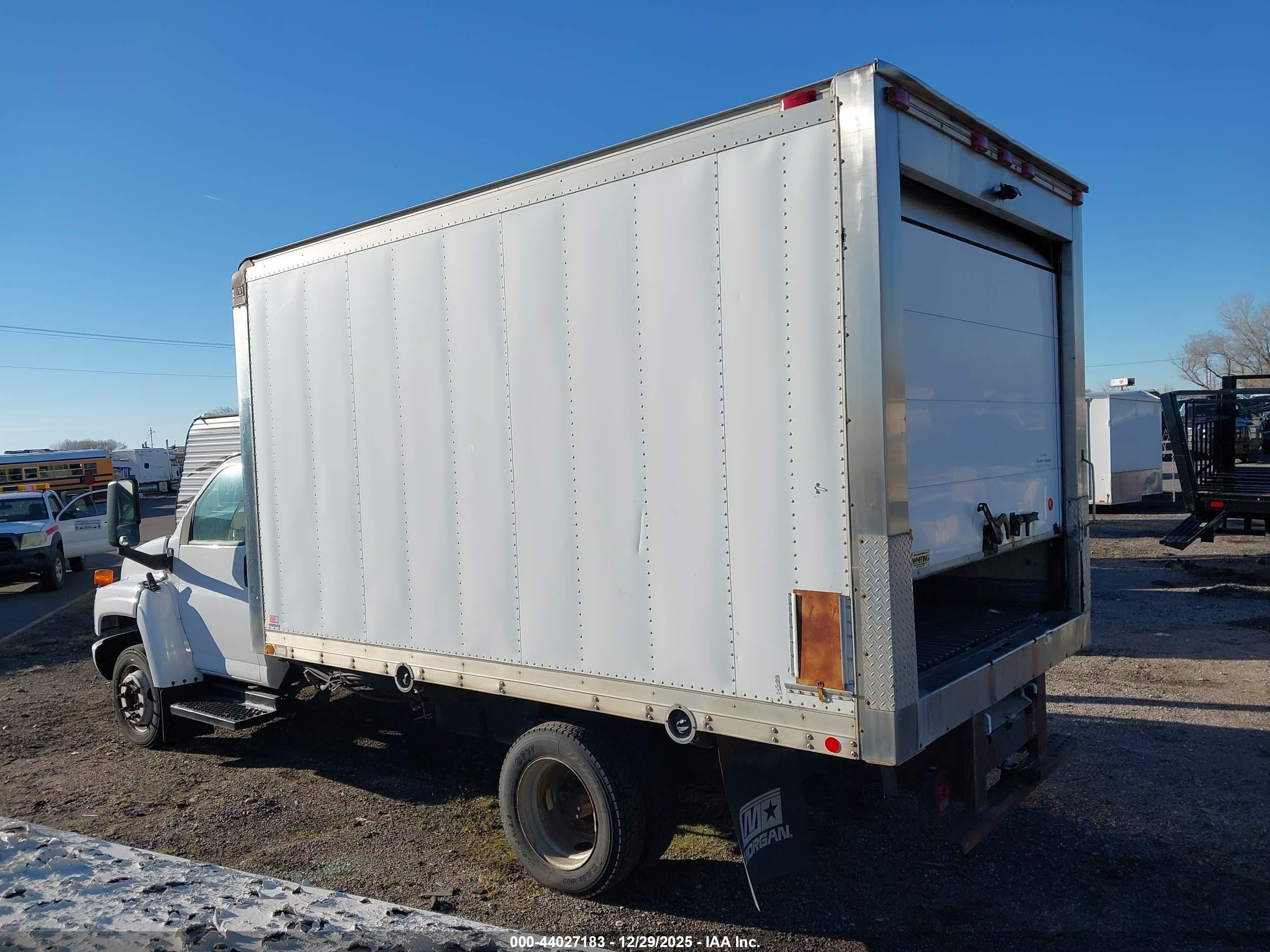 CHEVROLET CC4500 image 3