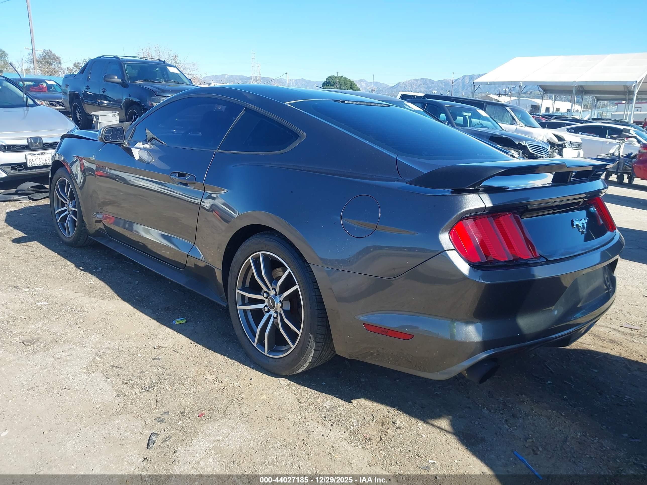 FORD MUSTANG image 3
