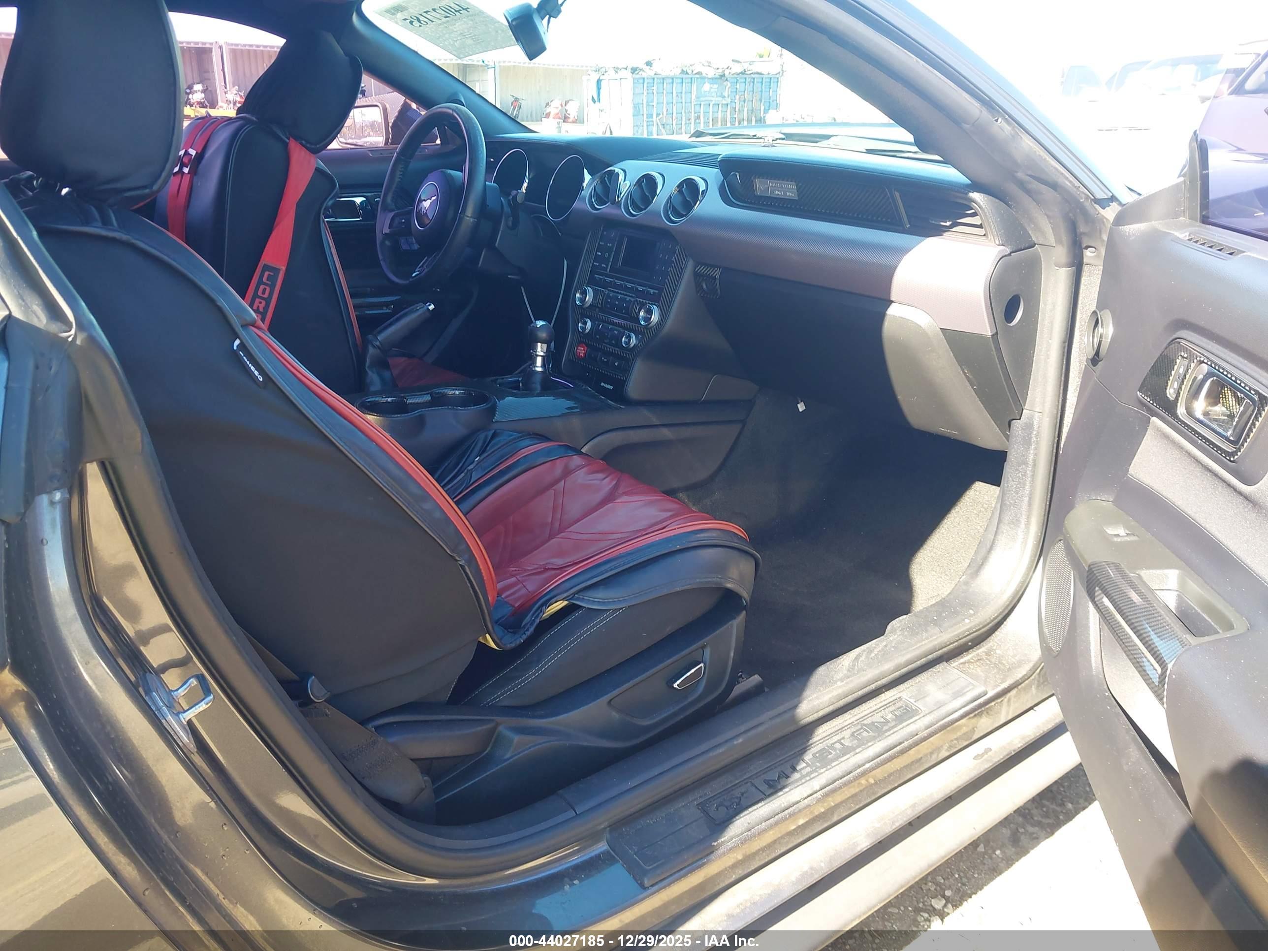 FORD MUSTANG image 5