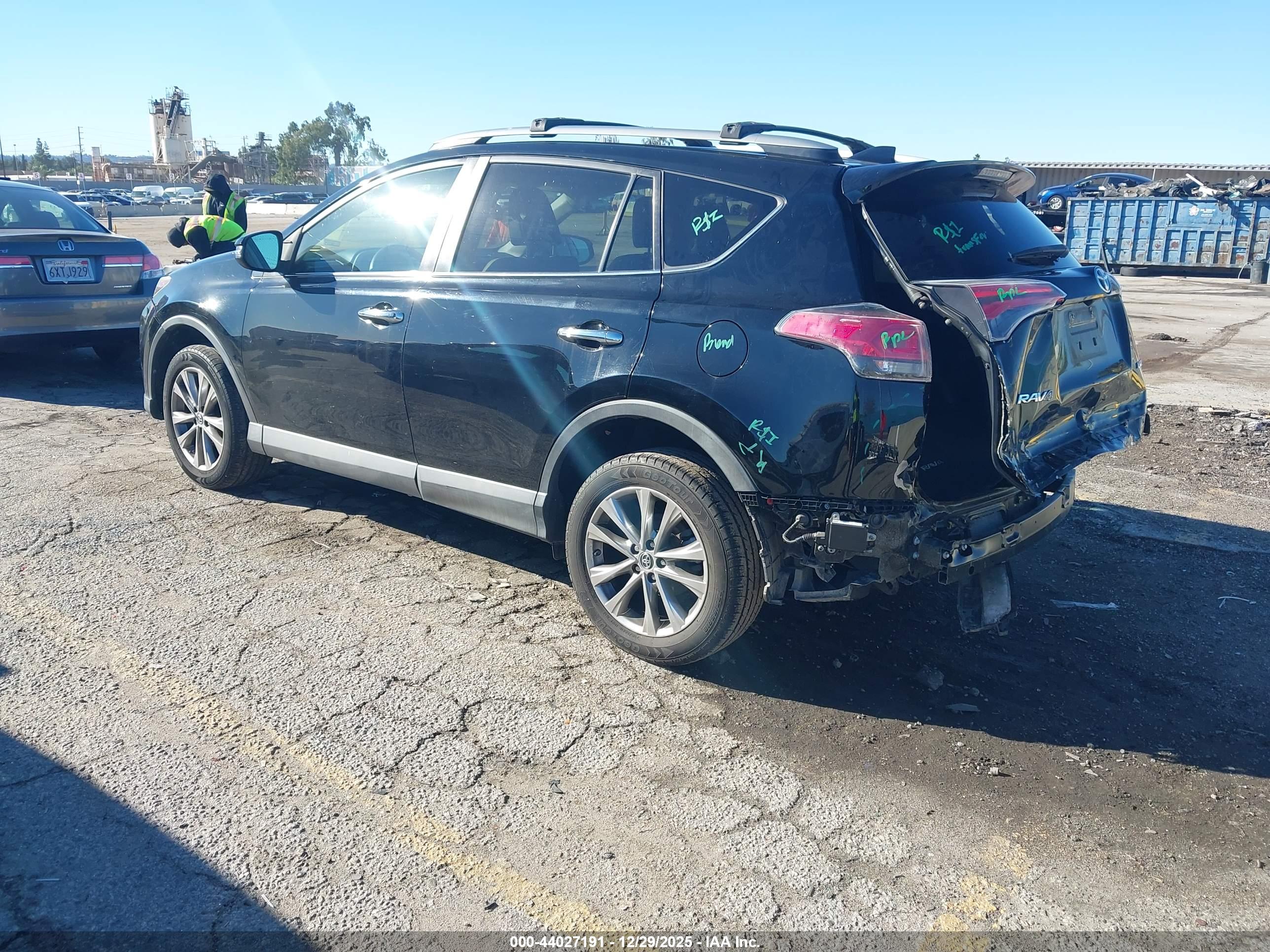 TOYOTA RAV4 image 3