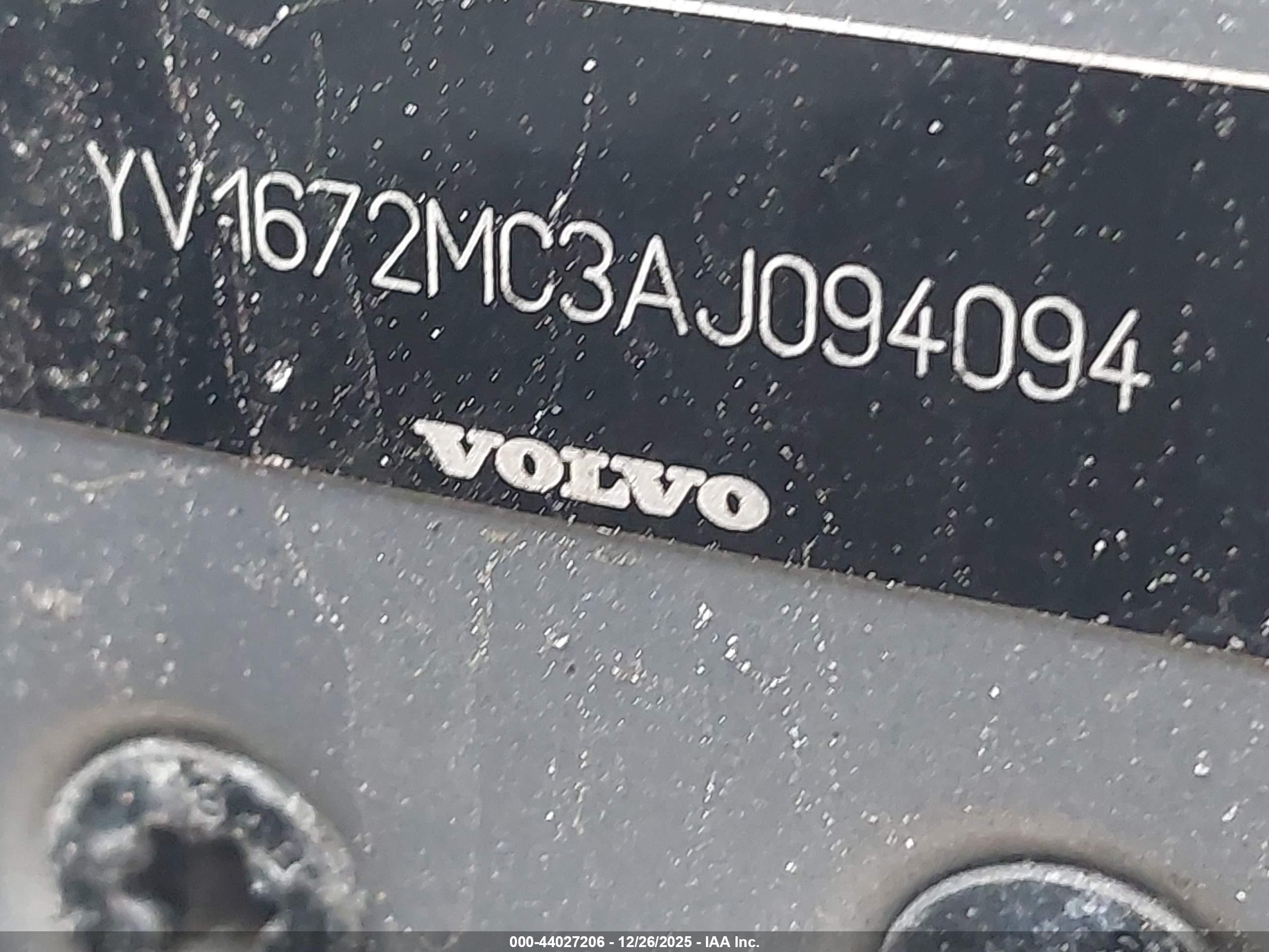 VOLVO C70 image 9