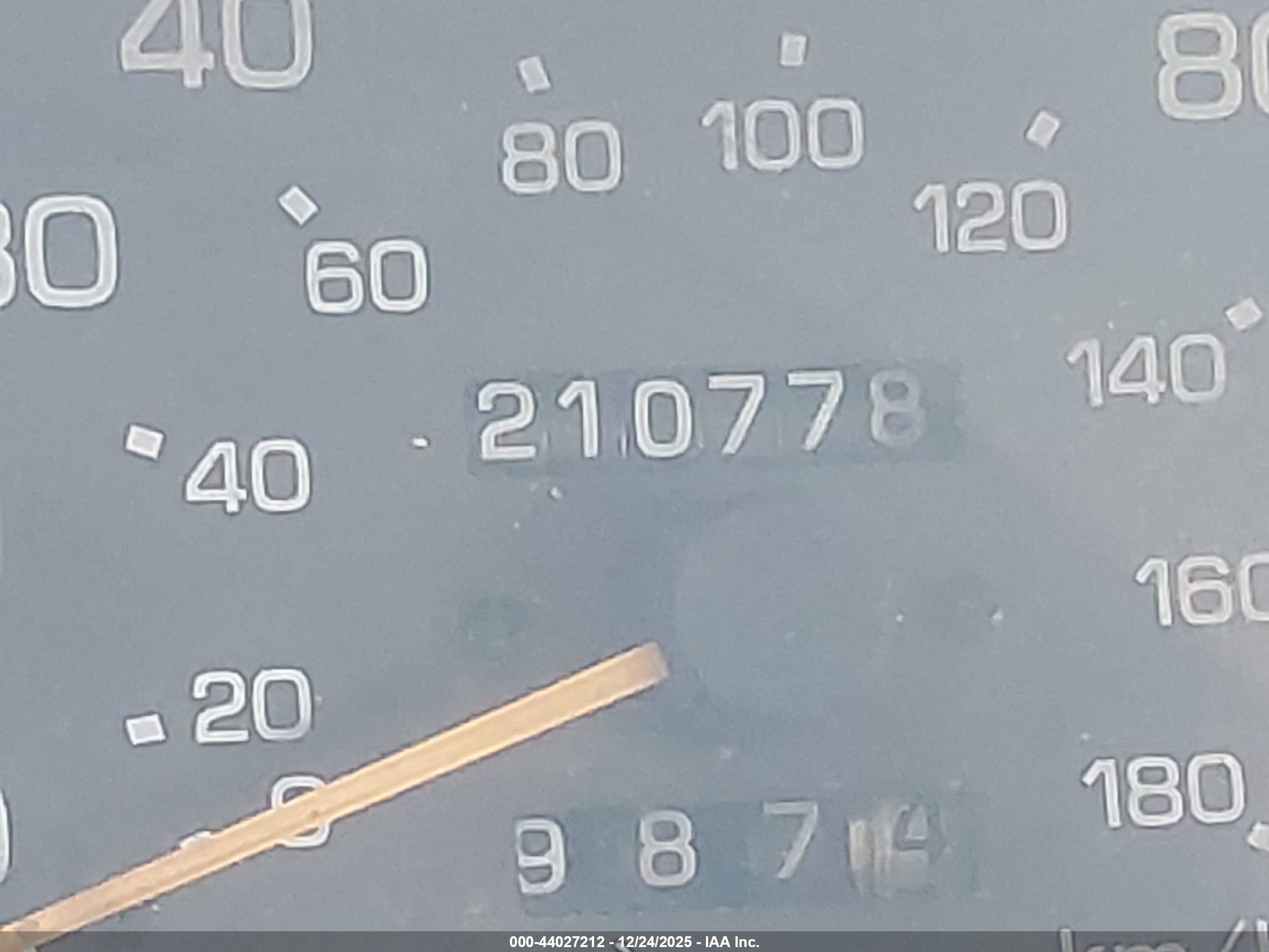 TOYOTA PREVIA image 7