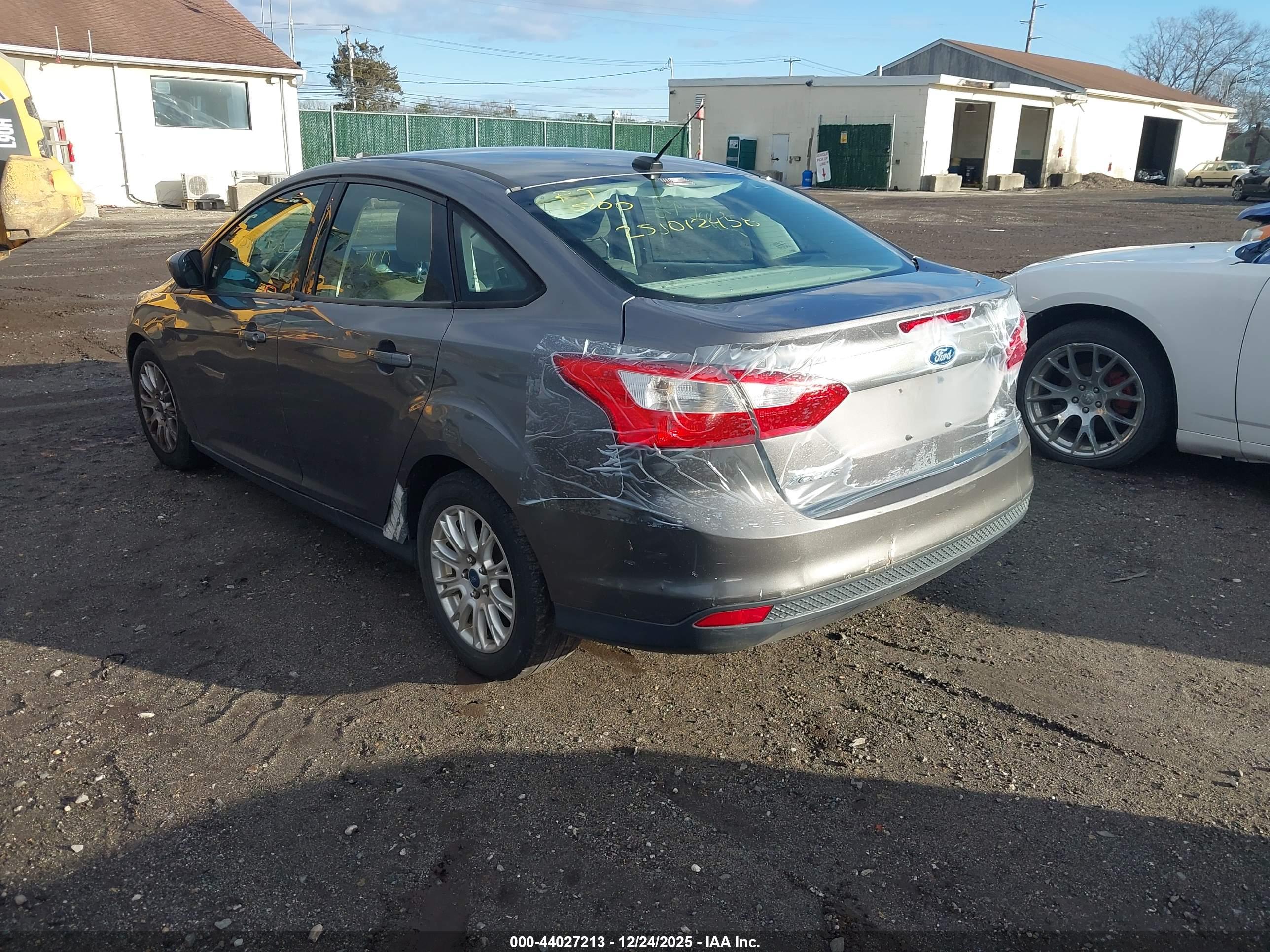 FORD FOCUS image 3