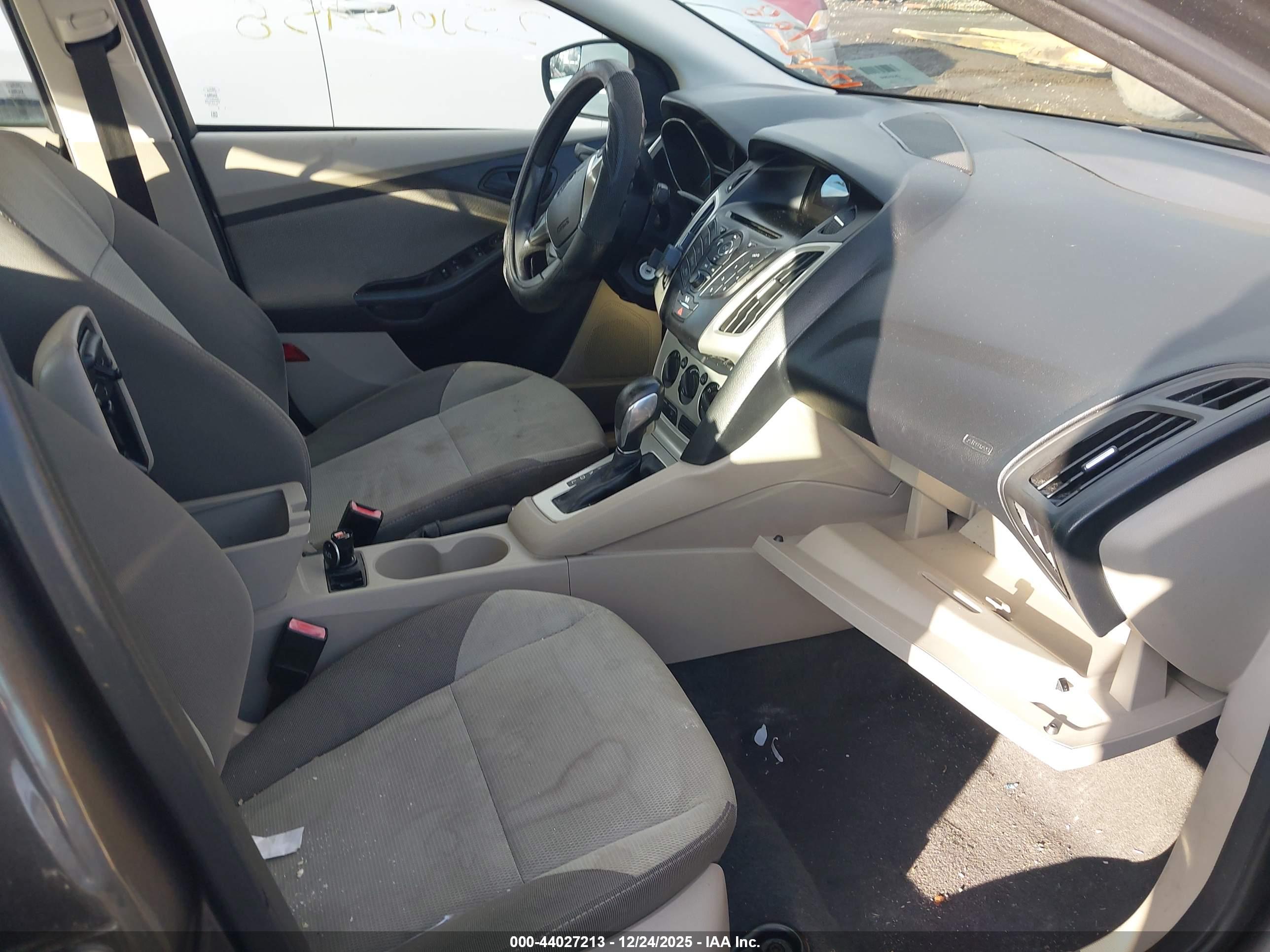 FORD FOCUS image 5