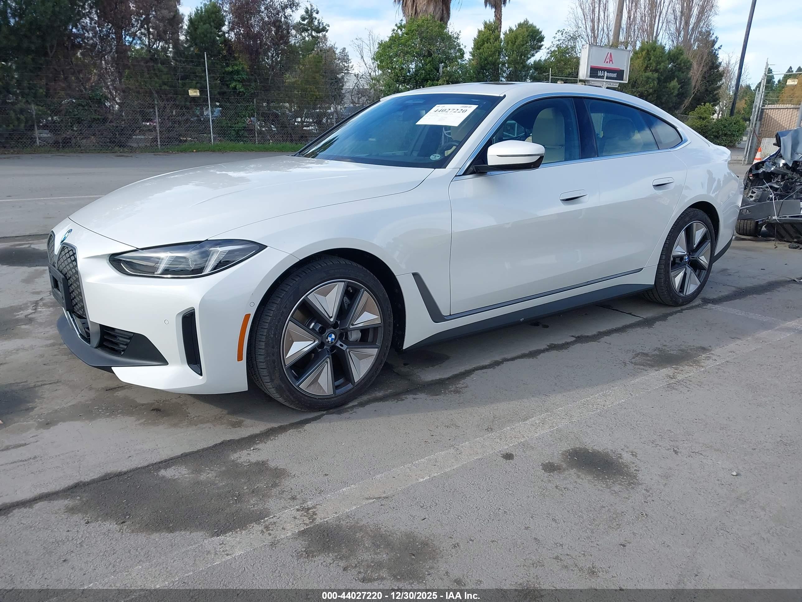 BMW I4 image 2