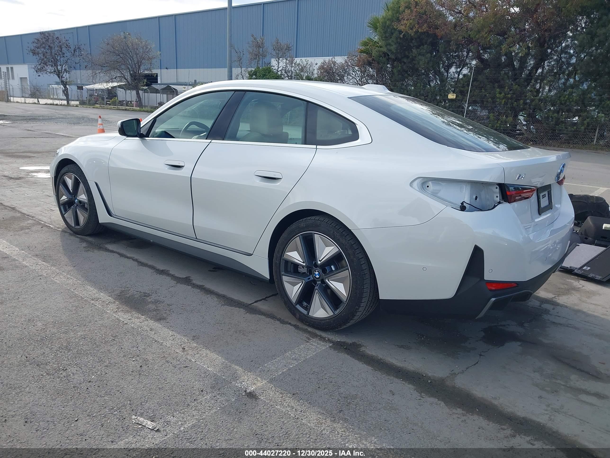 BMW I4 image 3