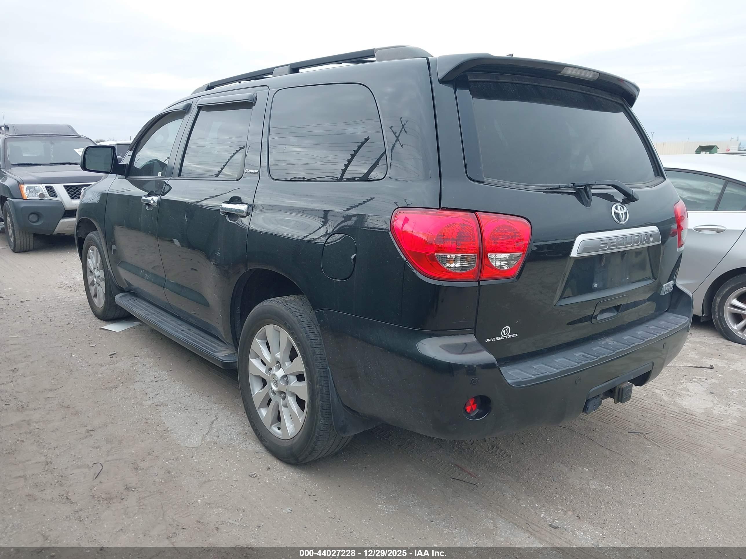TOYOTA SEQUOIA image 3