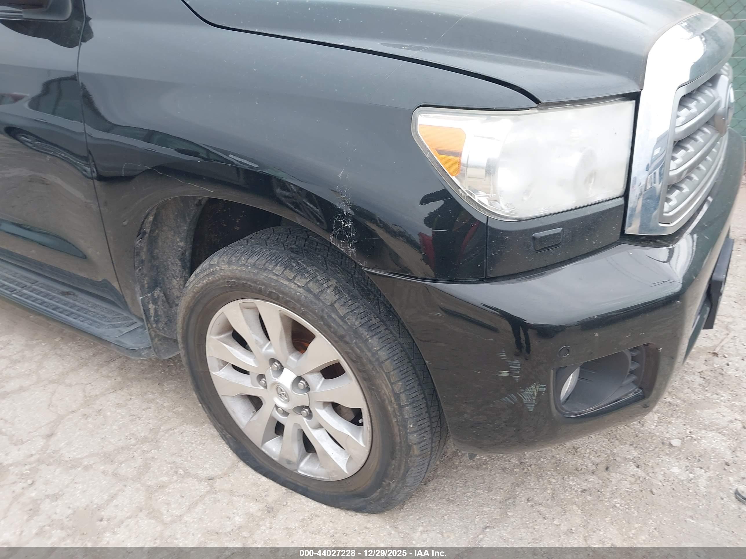 TOYOTA SEQUOIA image 6