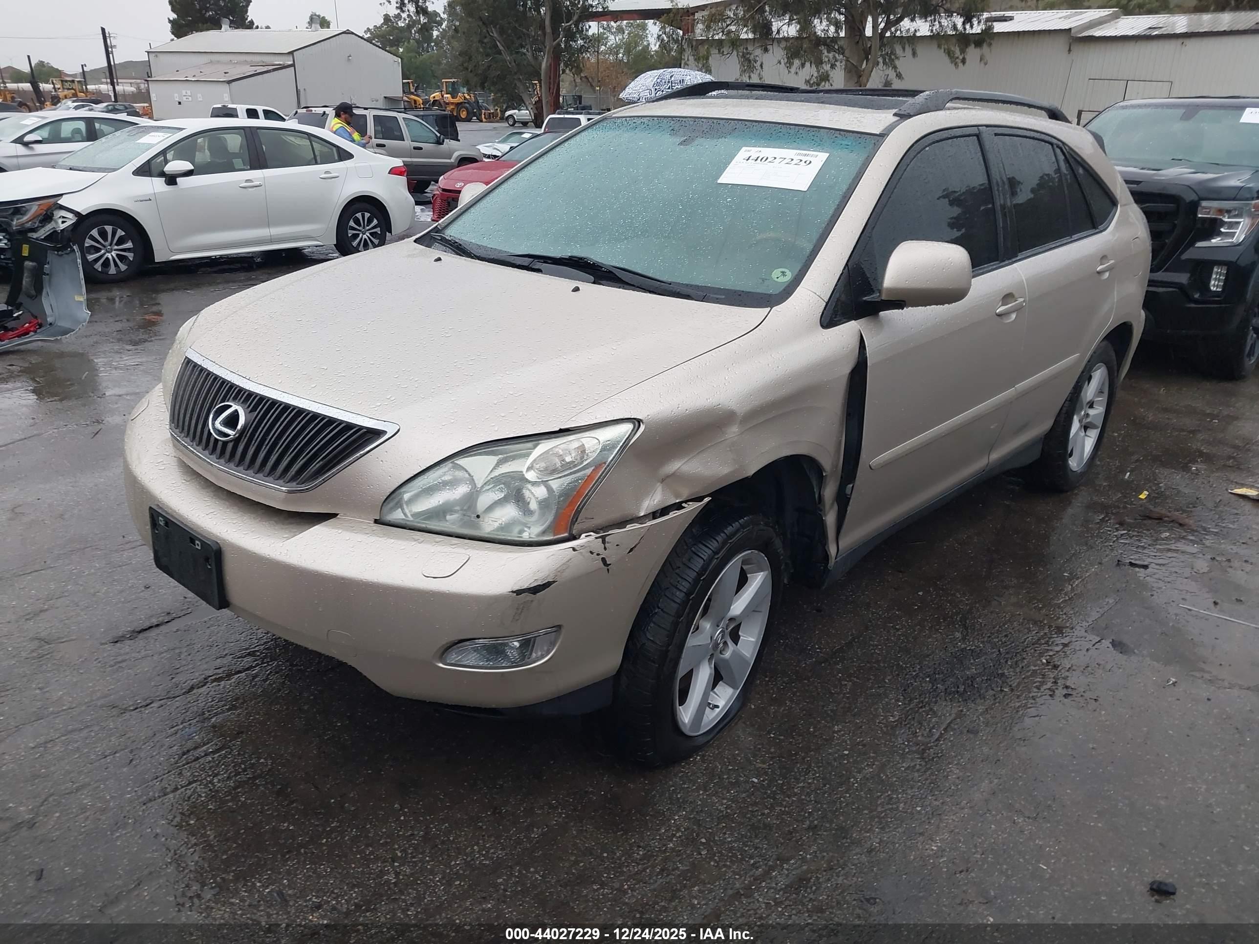 LEXUS RX image 2