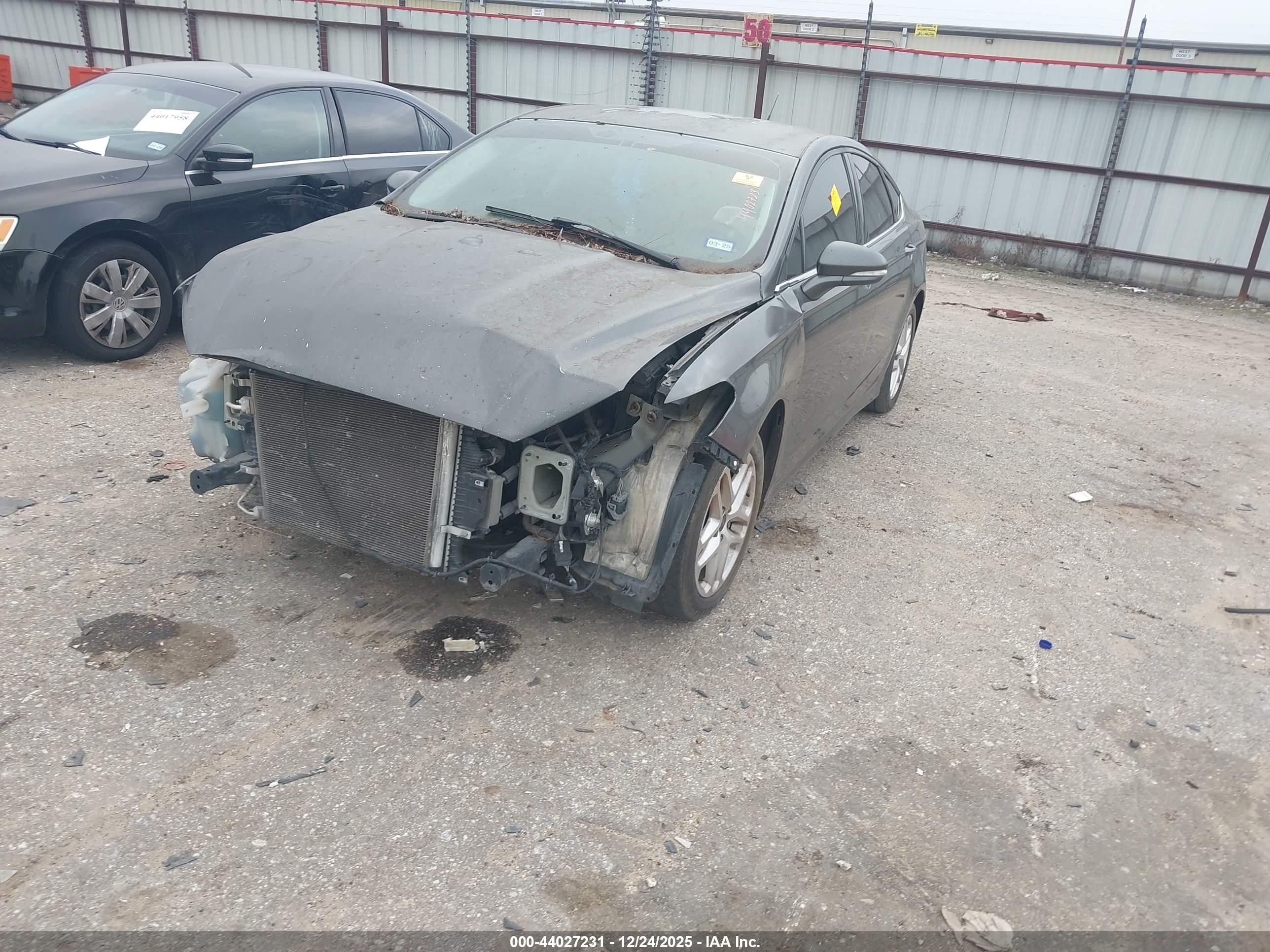 FORD FUSION image 2