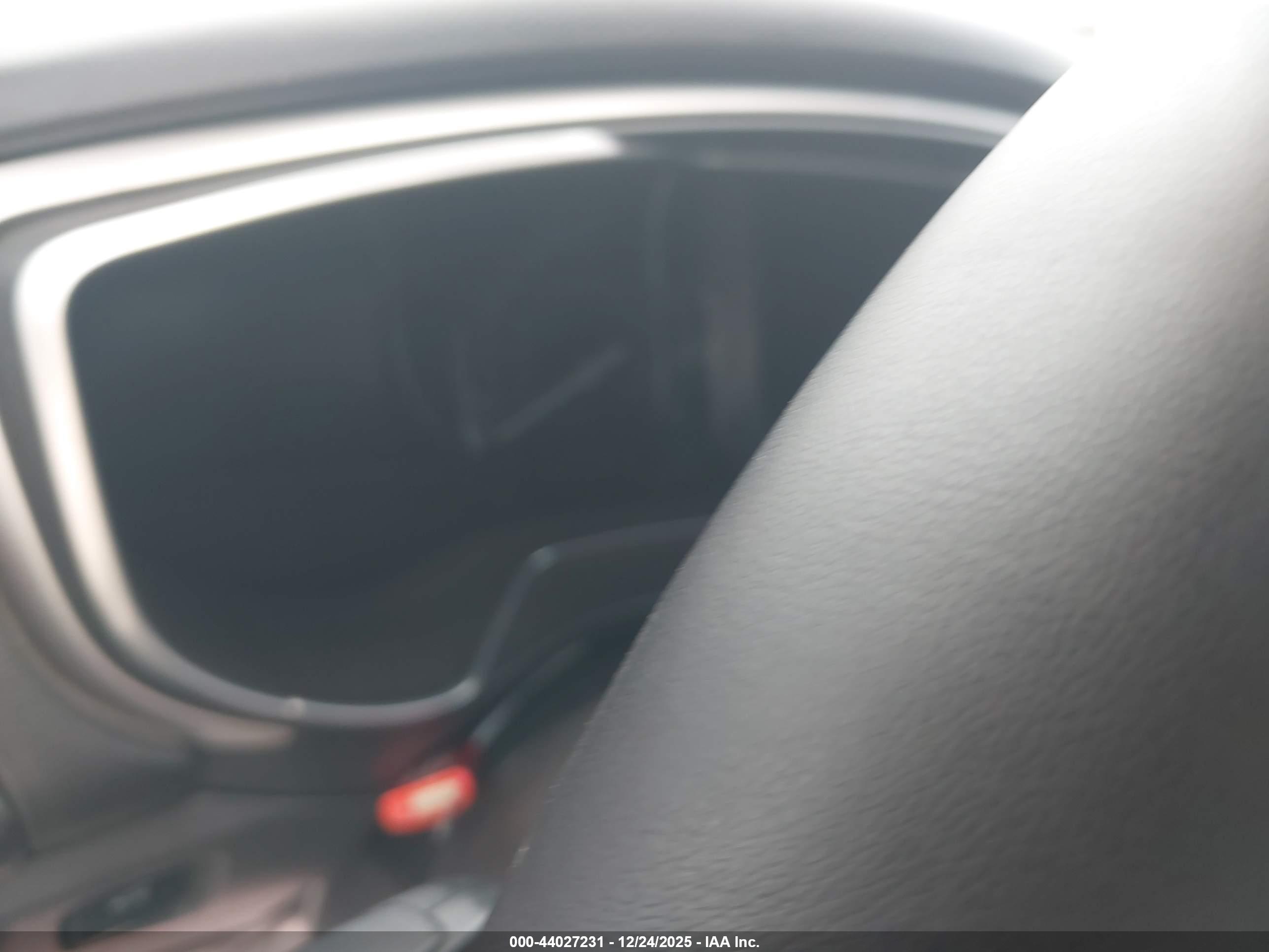 FORD FUSION image 7