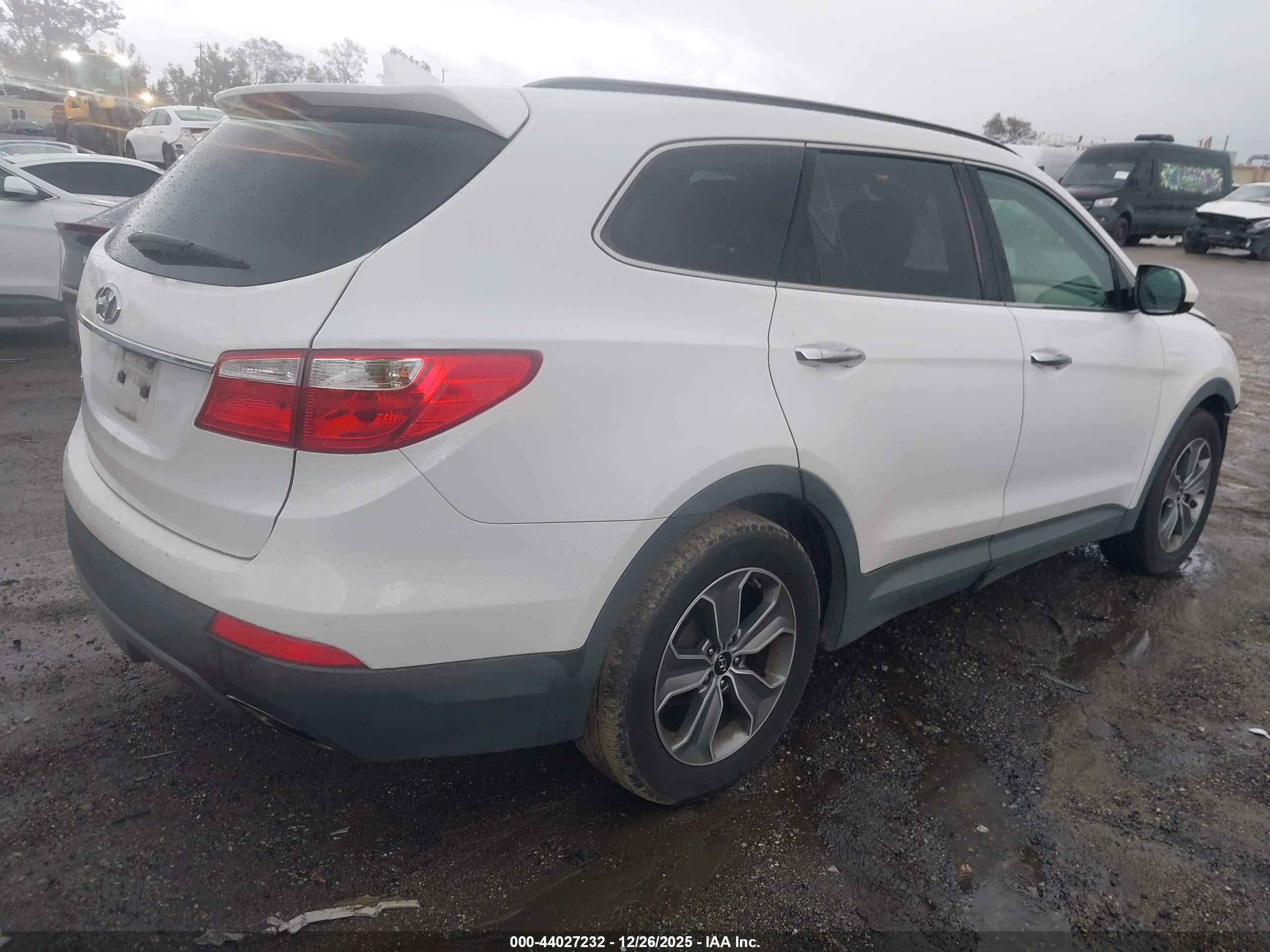 HYUNDAI SANTA image 4