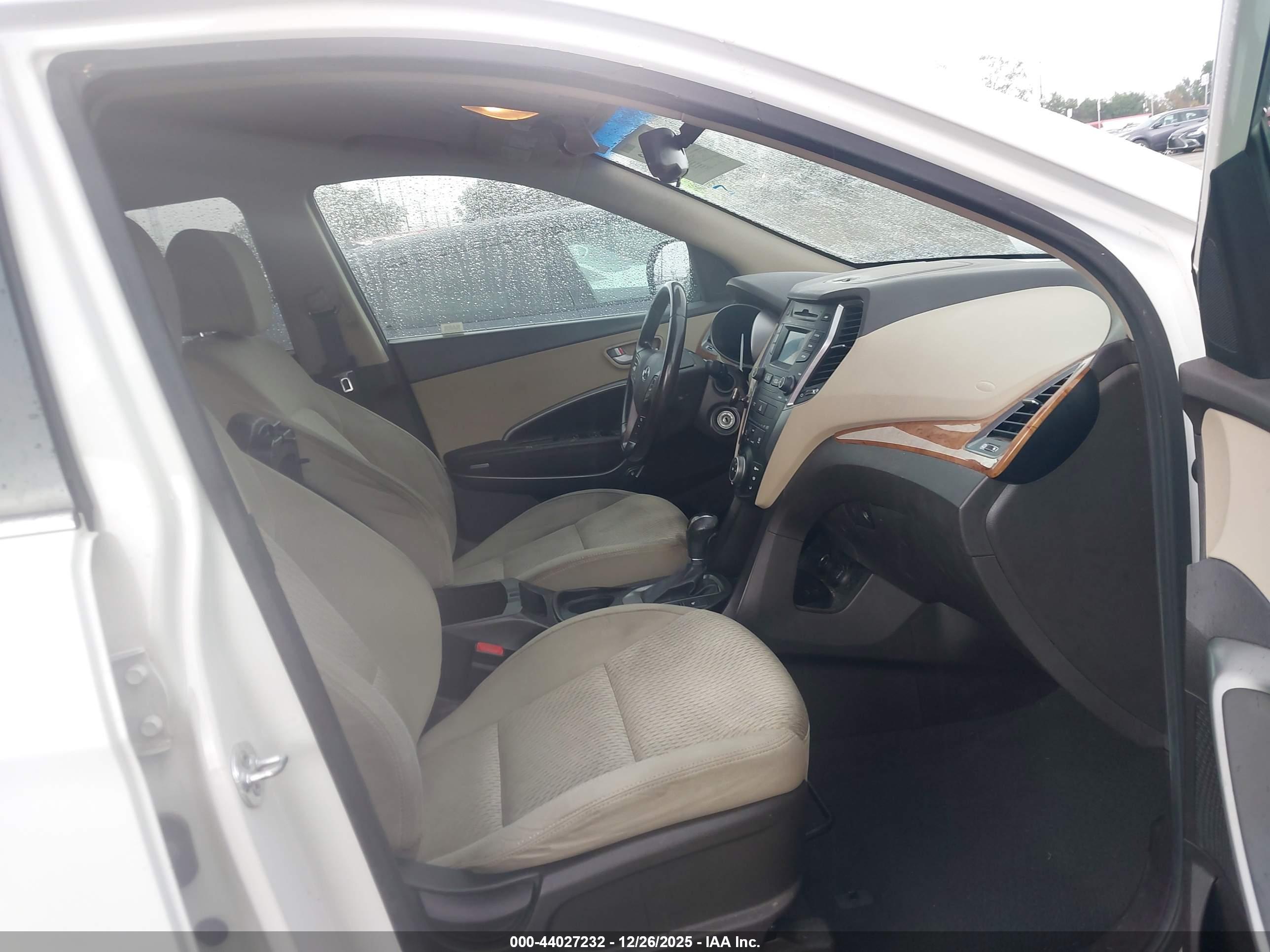 HYUNDAI SANTA image 5
