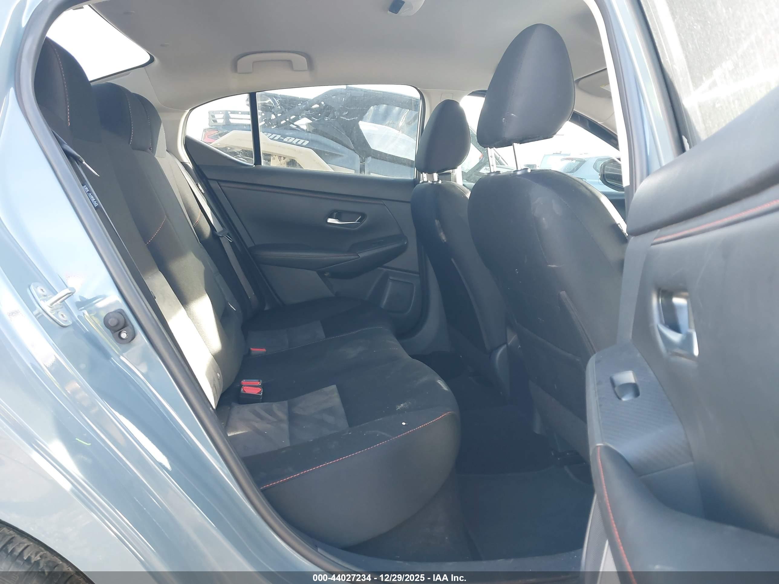 NISSAN SENTRA image 8