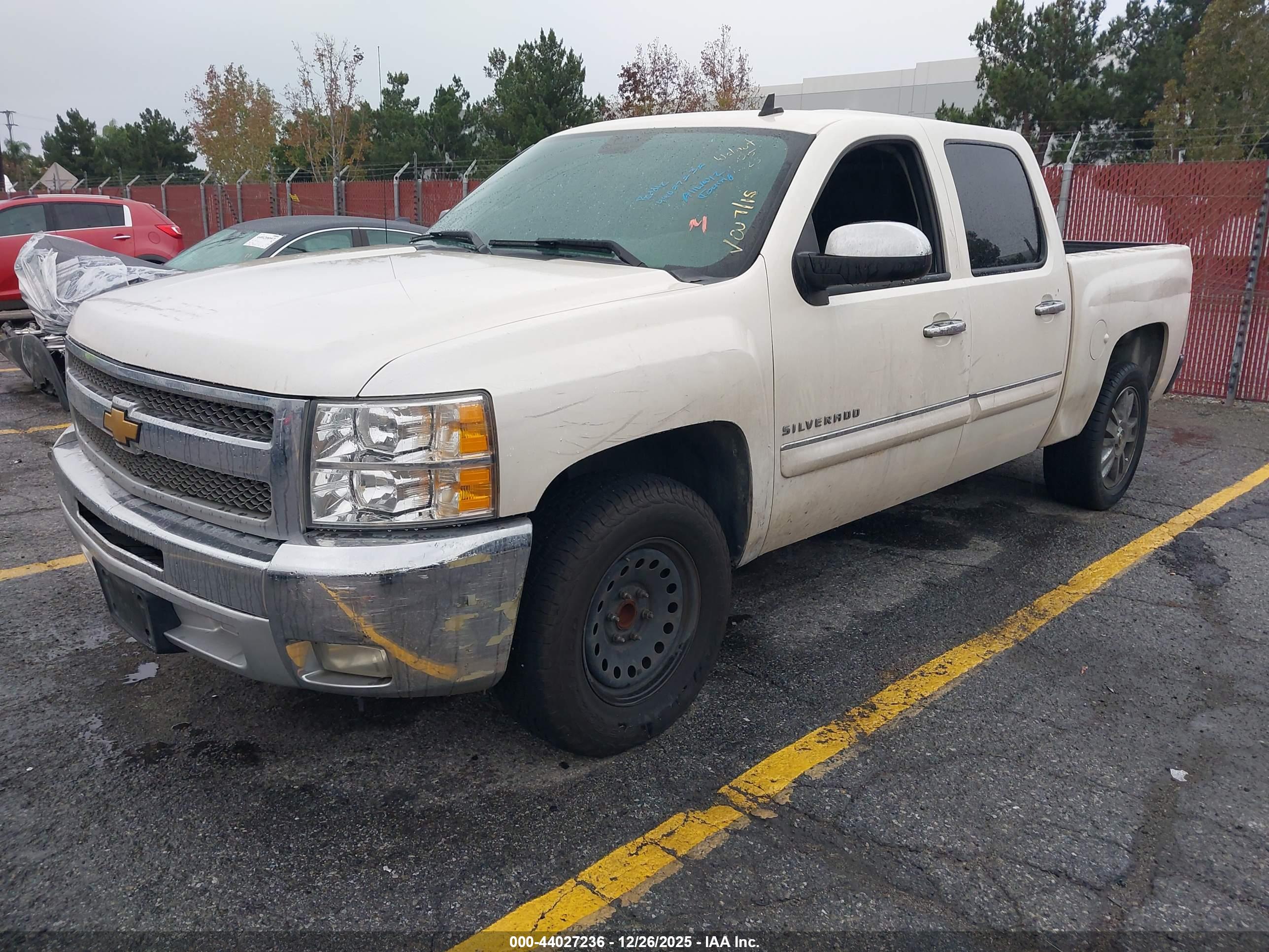 CHEVROLET SILVERADO image 2