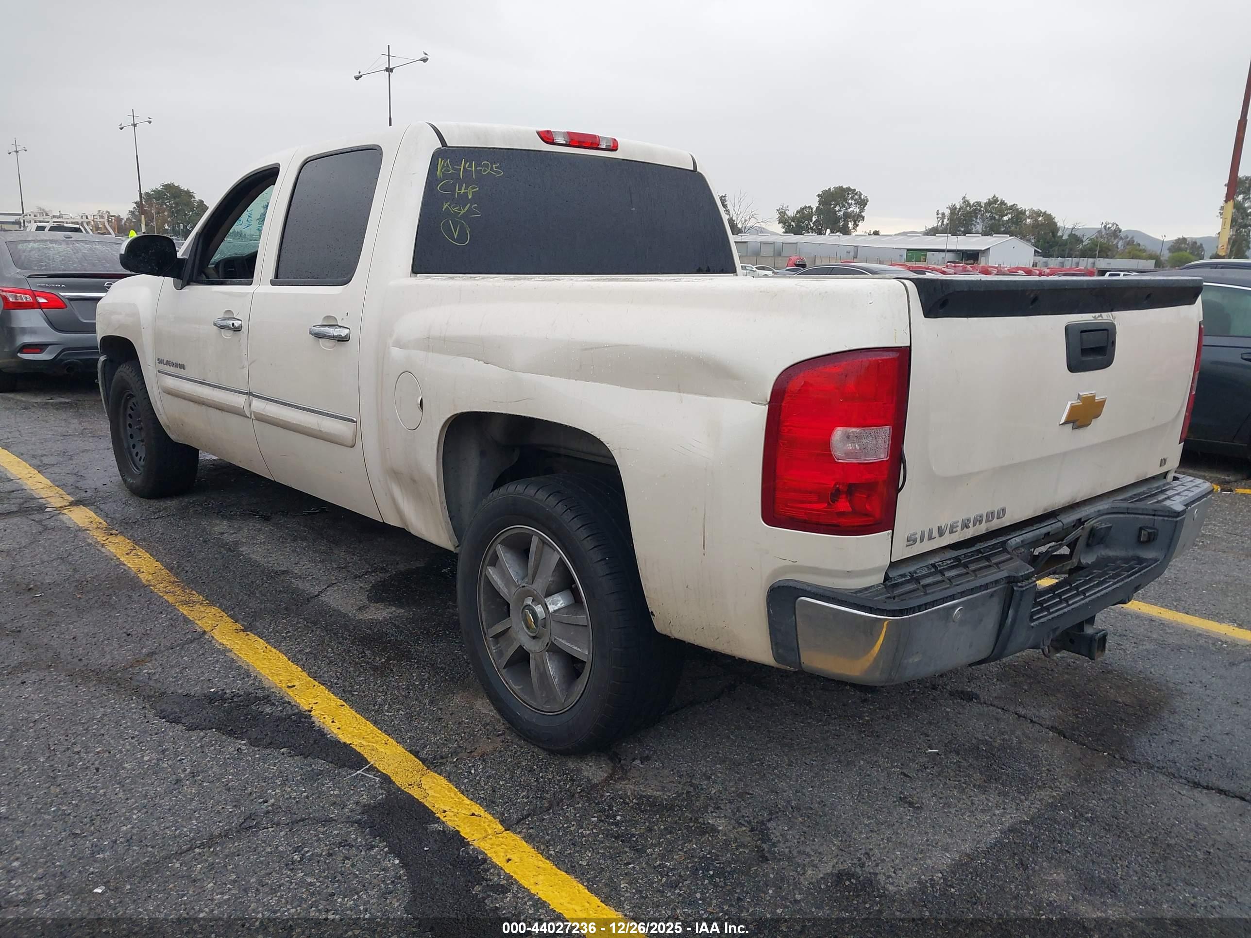 CHEVROLET SILVERADO image 3