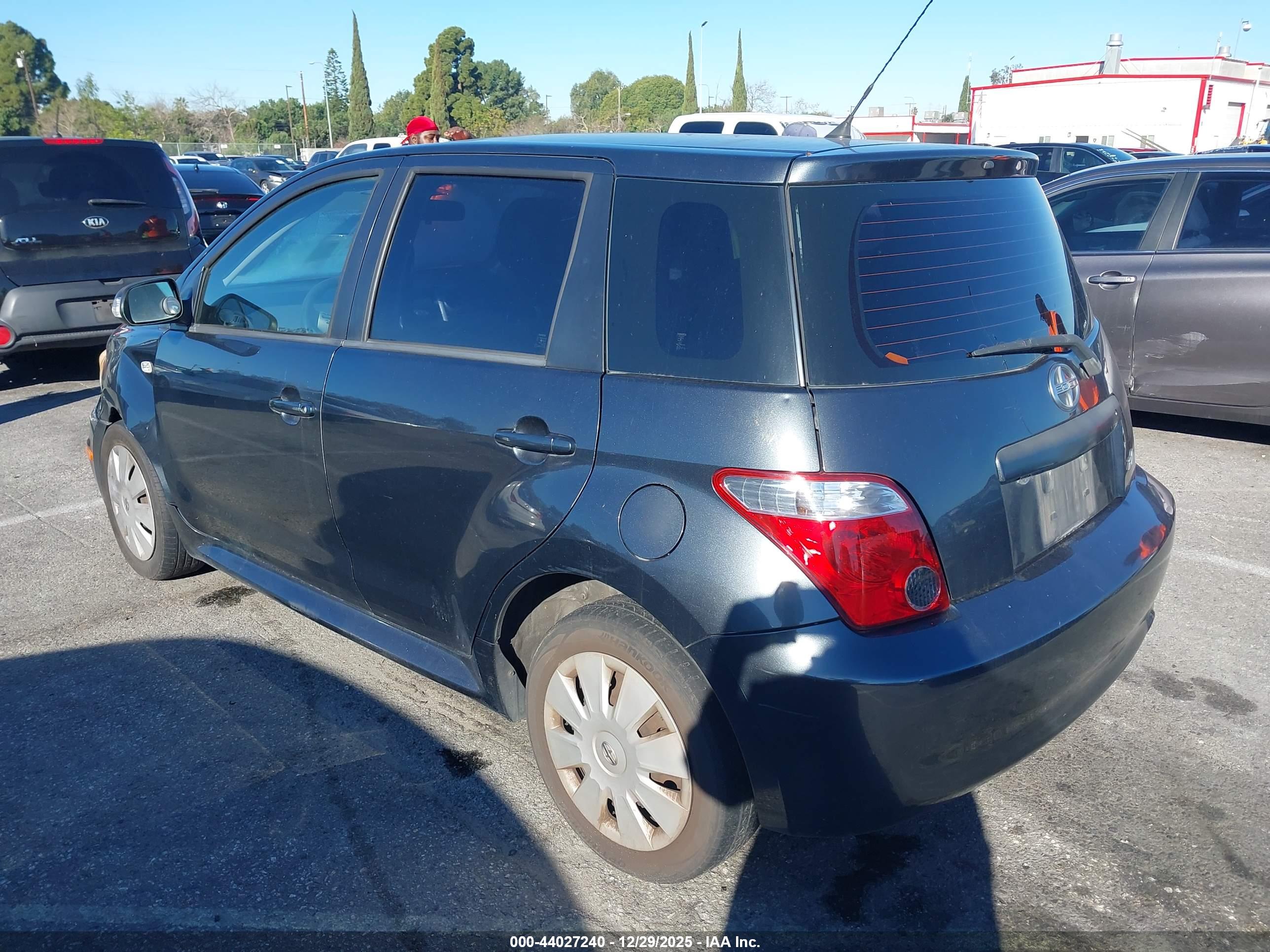 SCION XA image 3