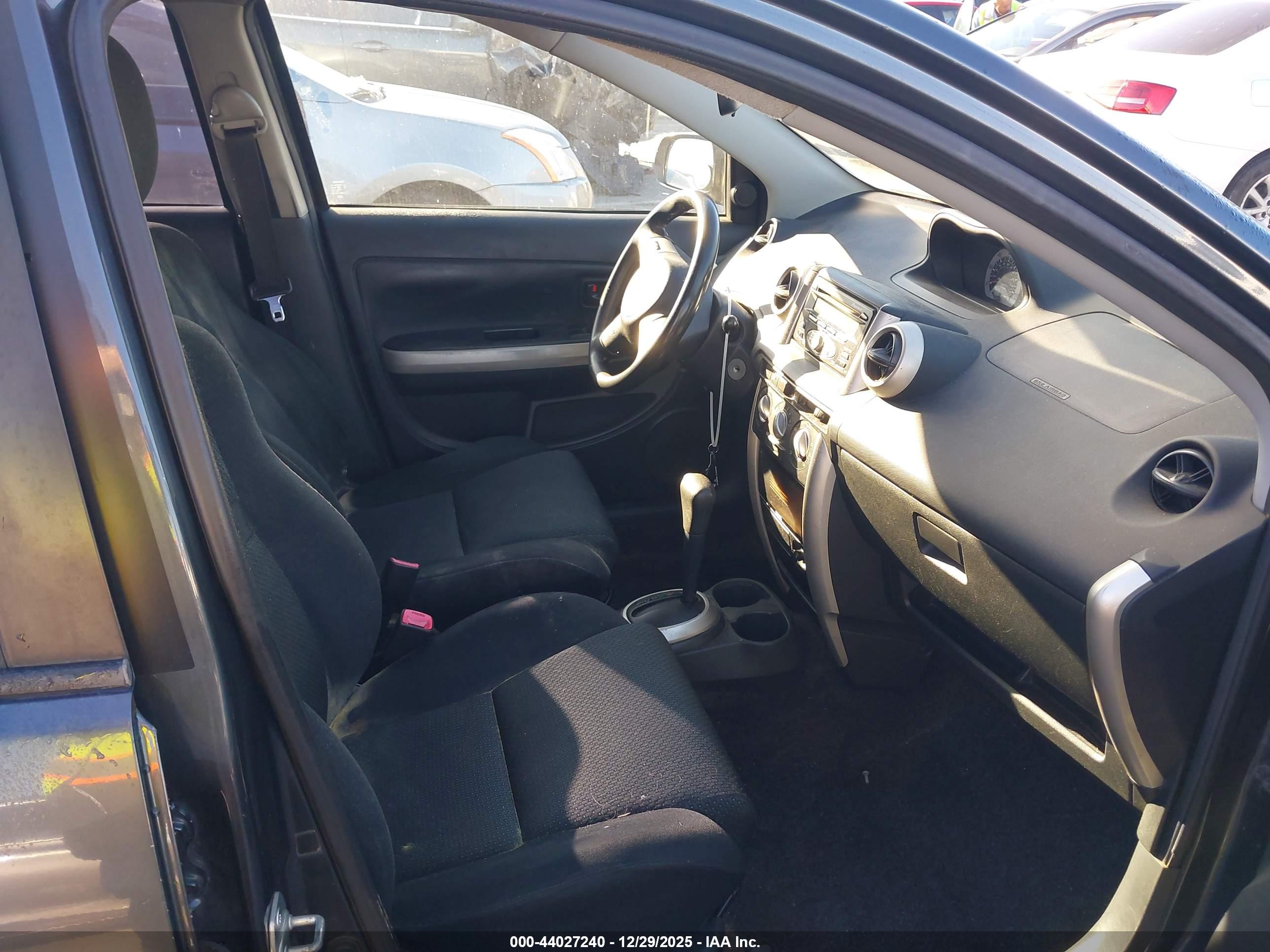 SCION XA image 5