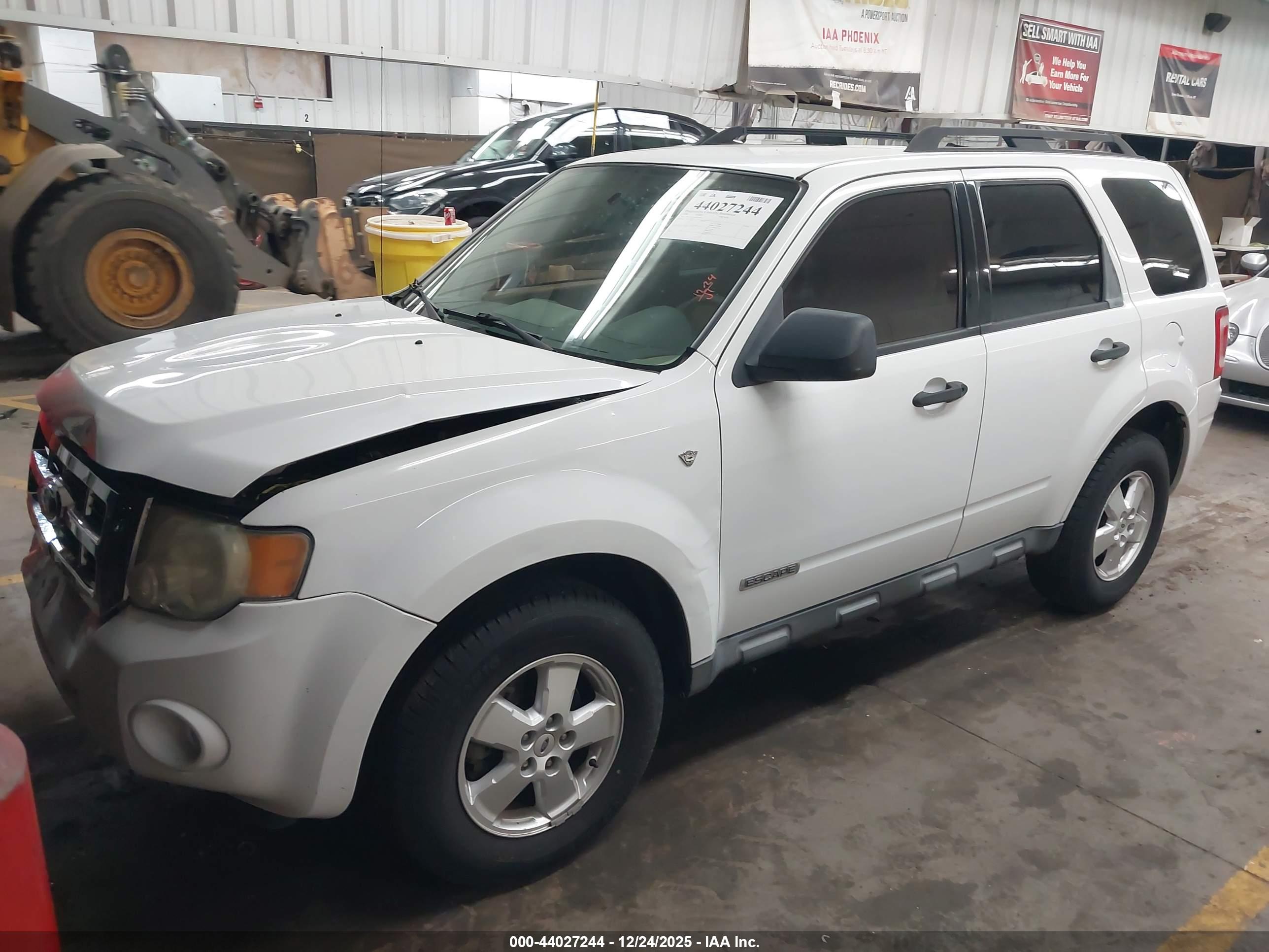 FORD ESCAPE image 2