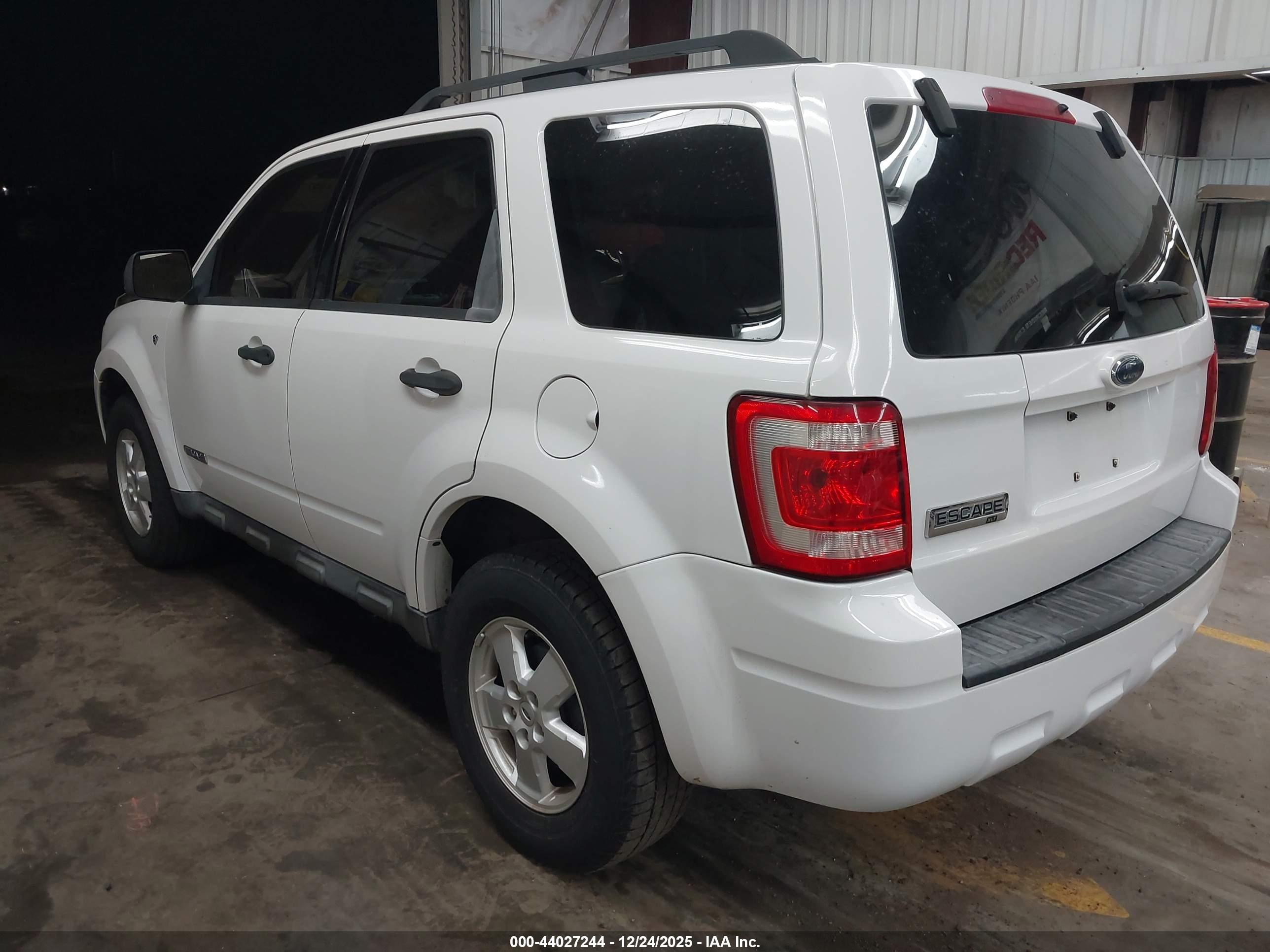 FORD ESCAPE image 3
