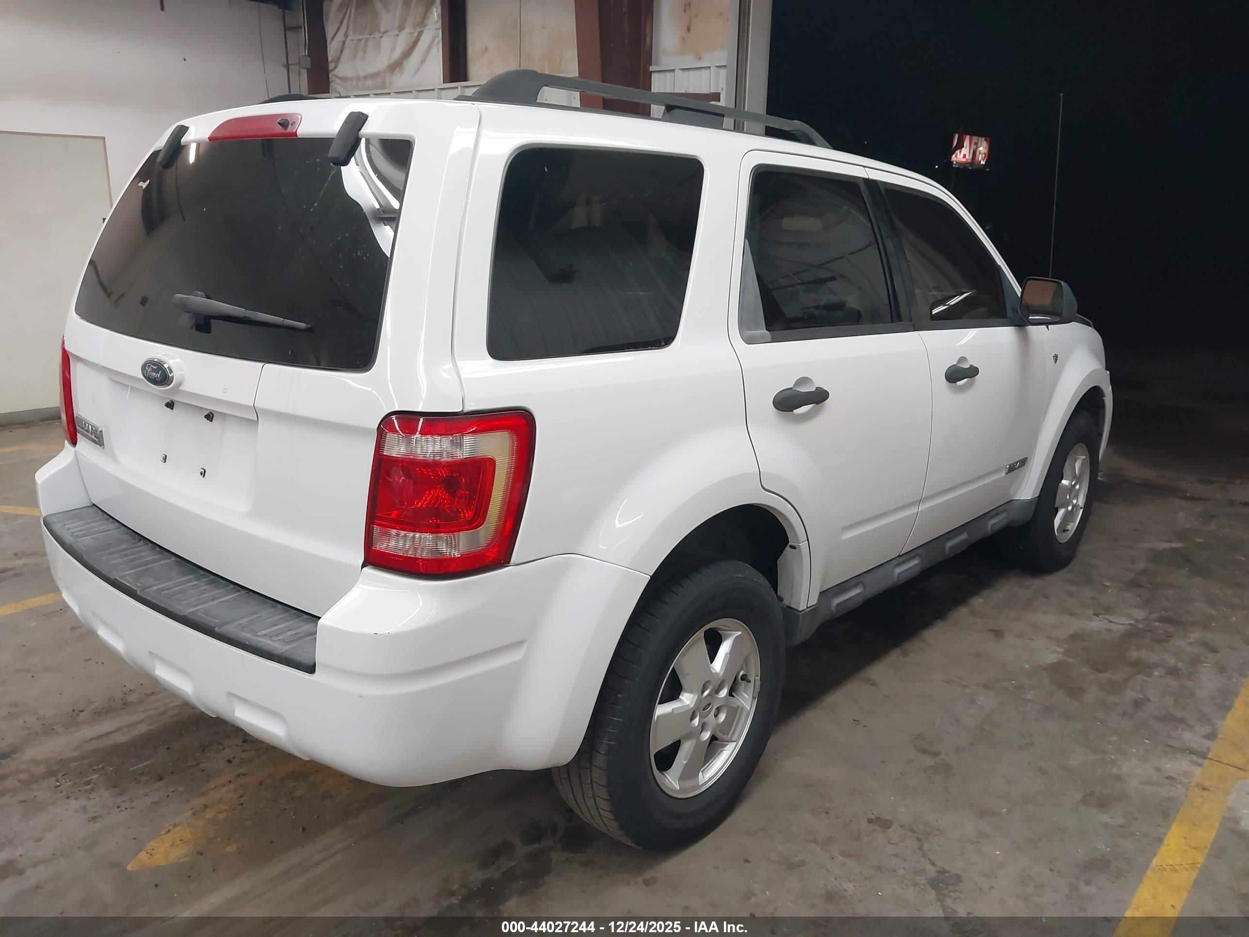 FORD ESCAPE image 4