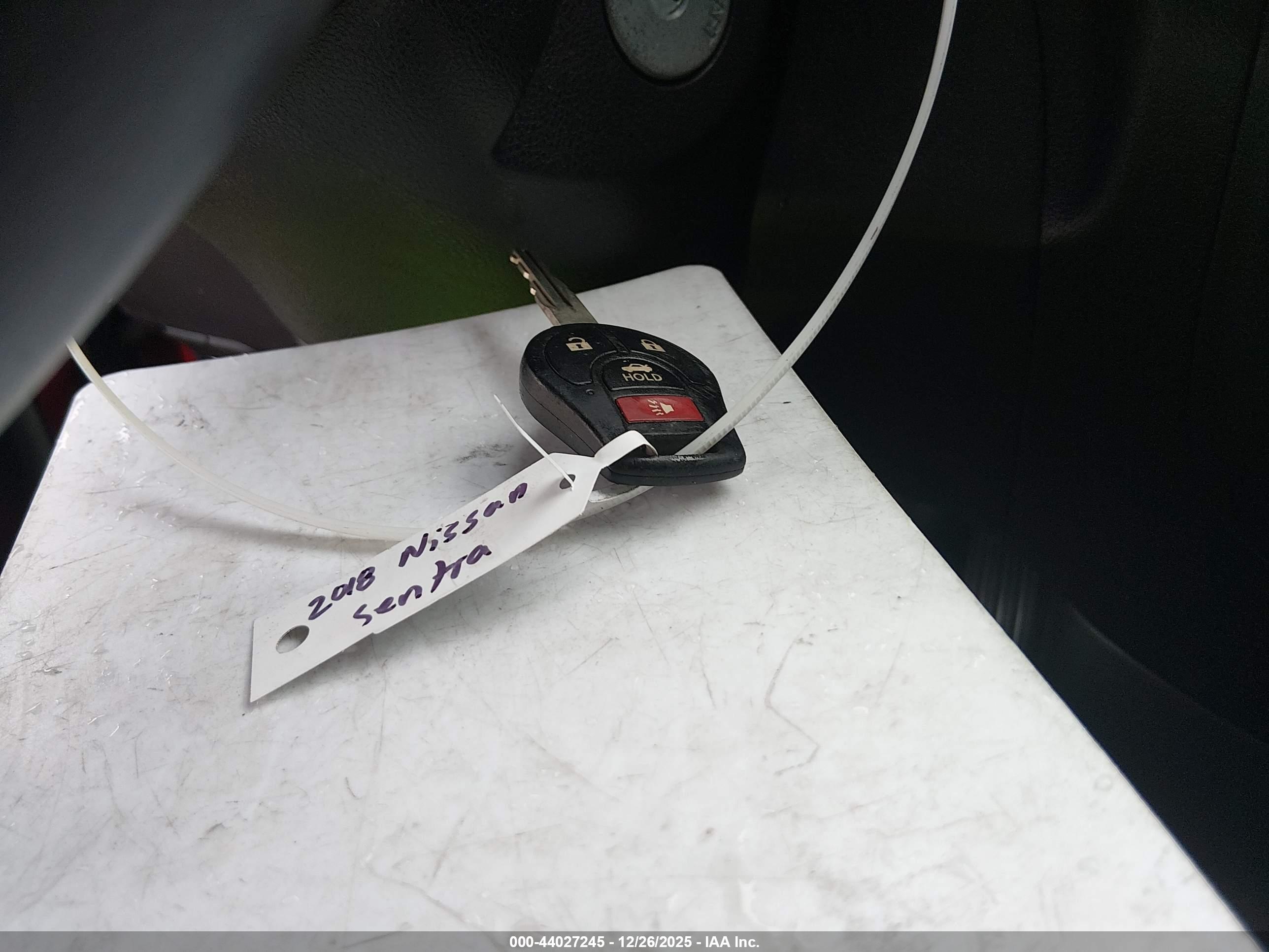 NISSAN VERSA image 11
