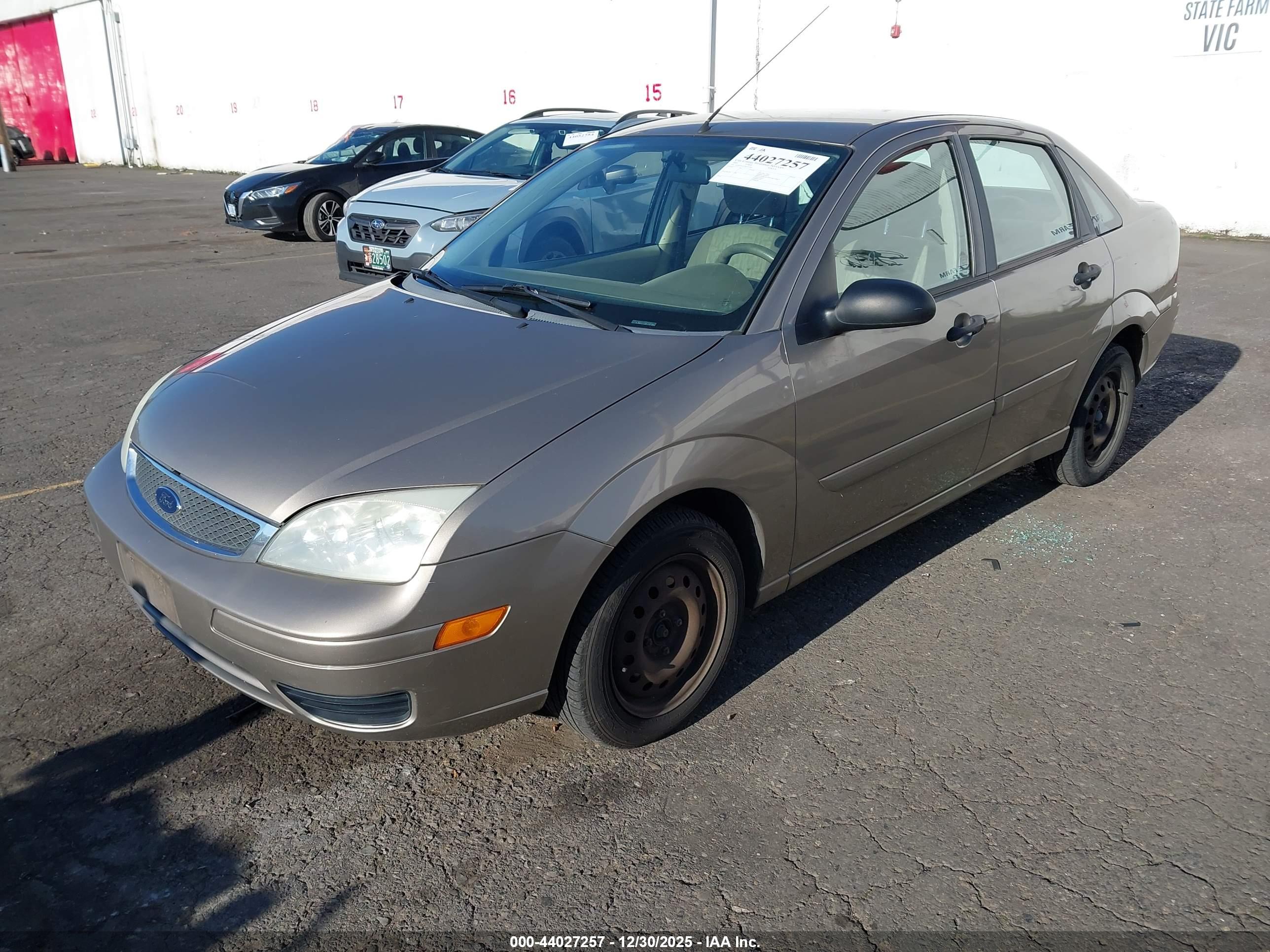 FORD FOCUS image 2