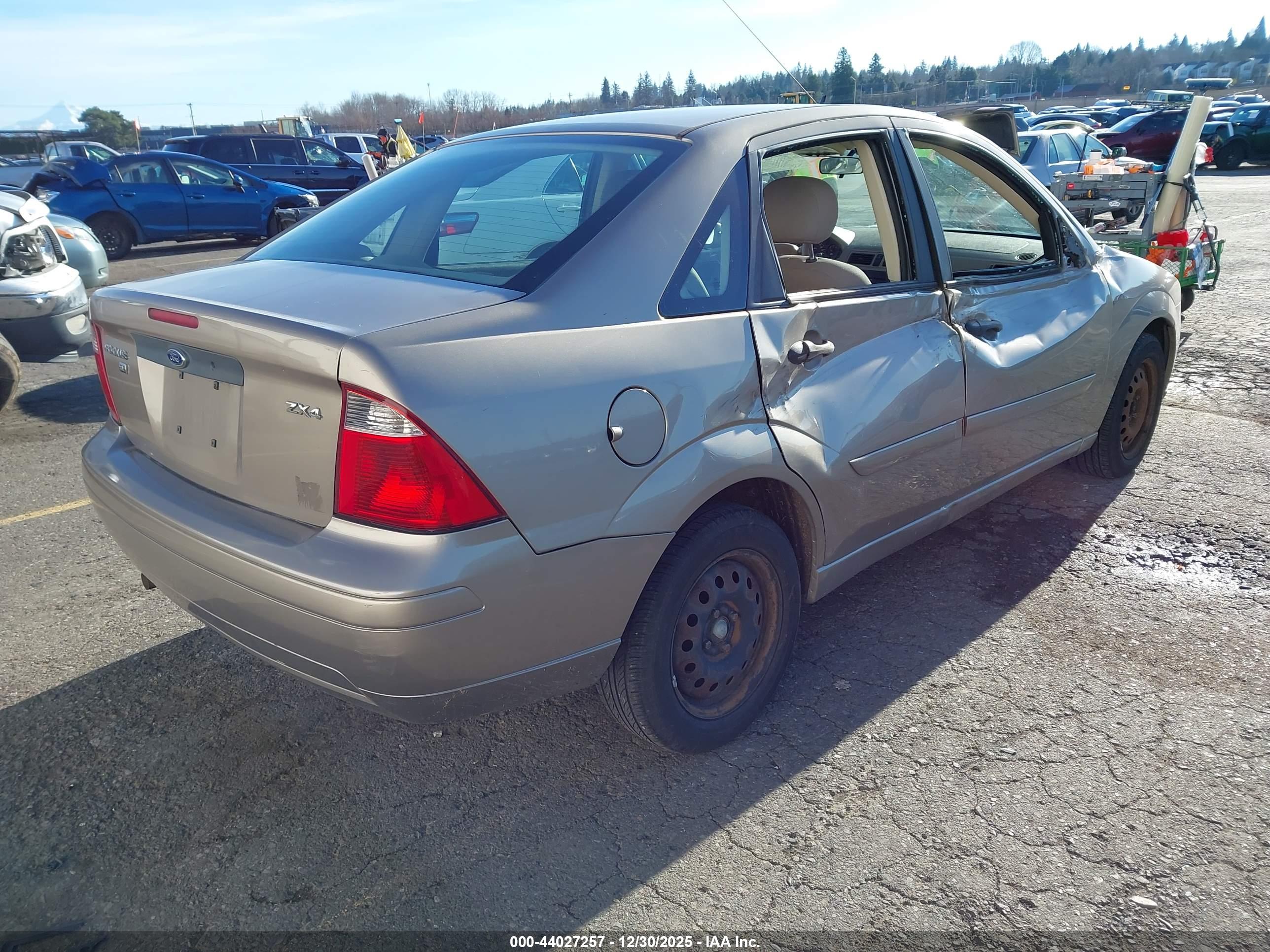 FORD FOCUS image 4