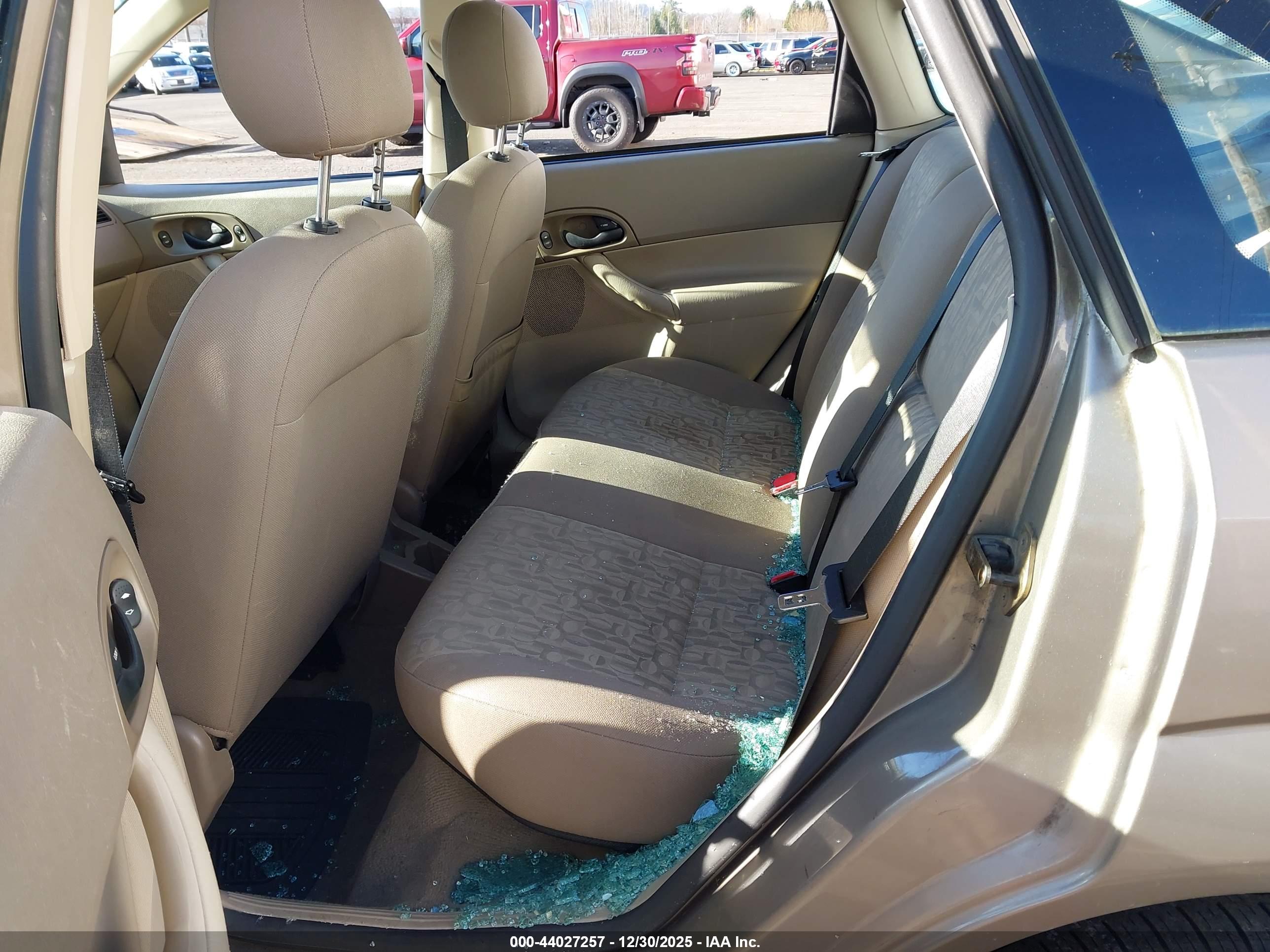 FORD FOCUS image 8