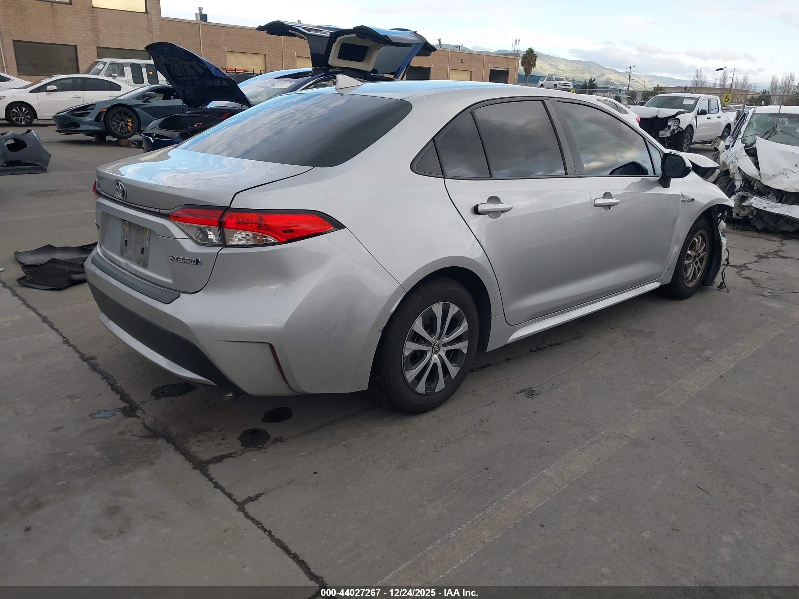 TOYOTA COROLLA image 4