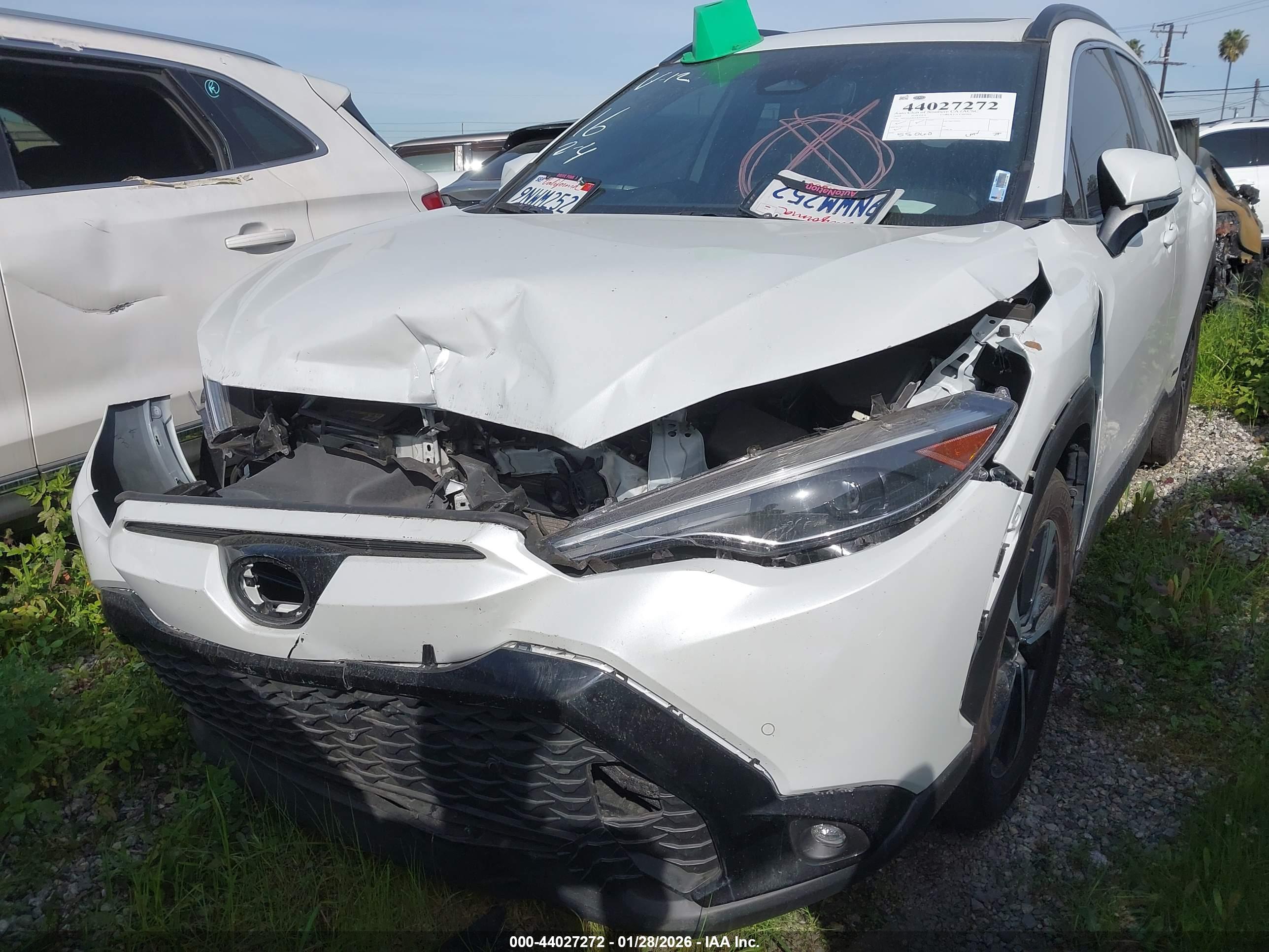 TOYOTA COROLLA image 2