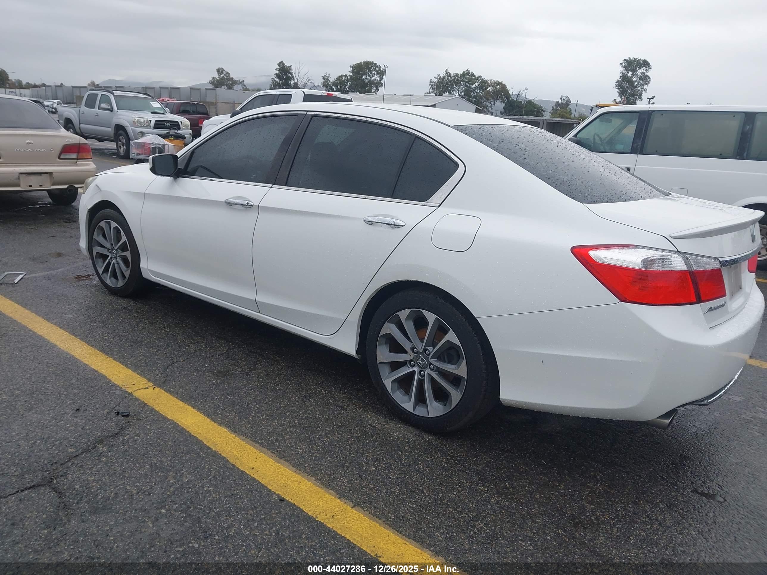 HONDA ACCORD image 3