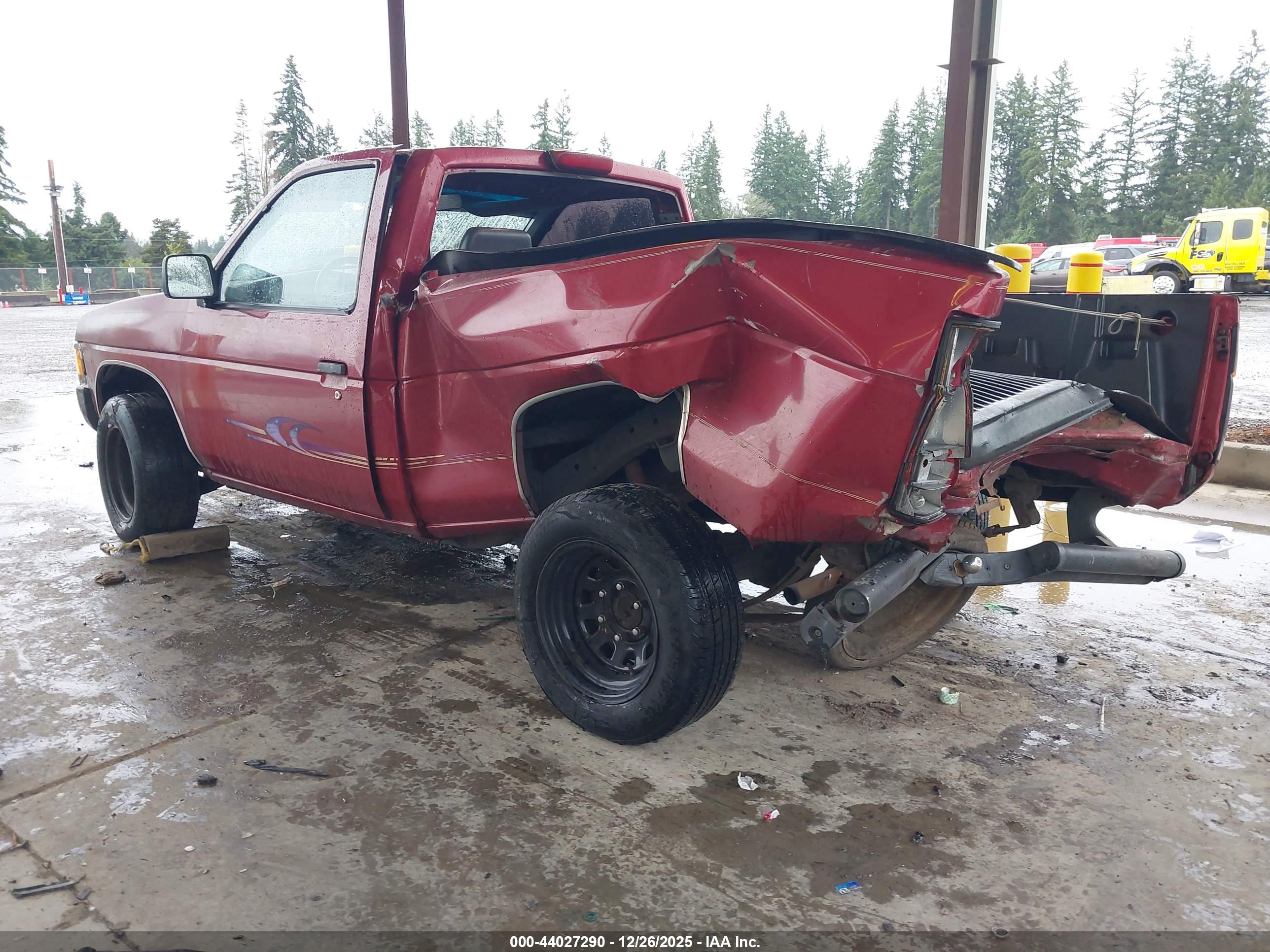 NISSAN TRUCK image 3