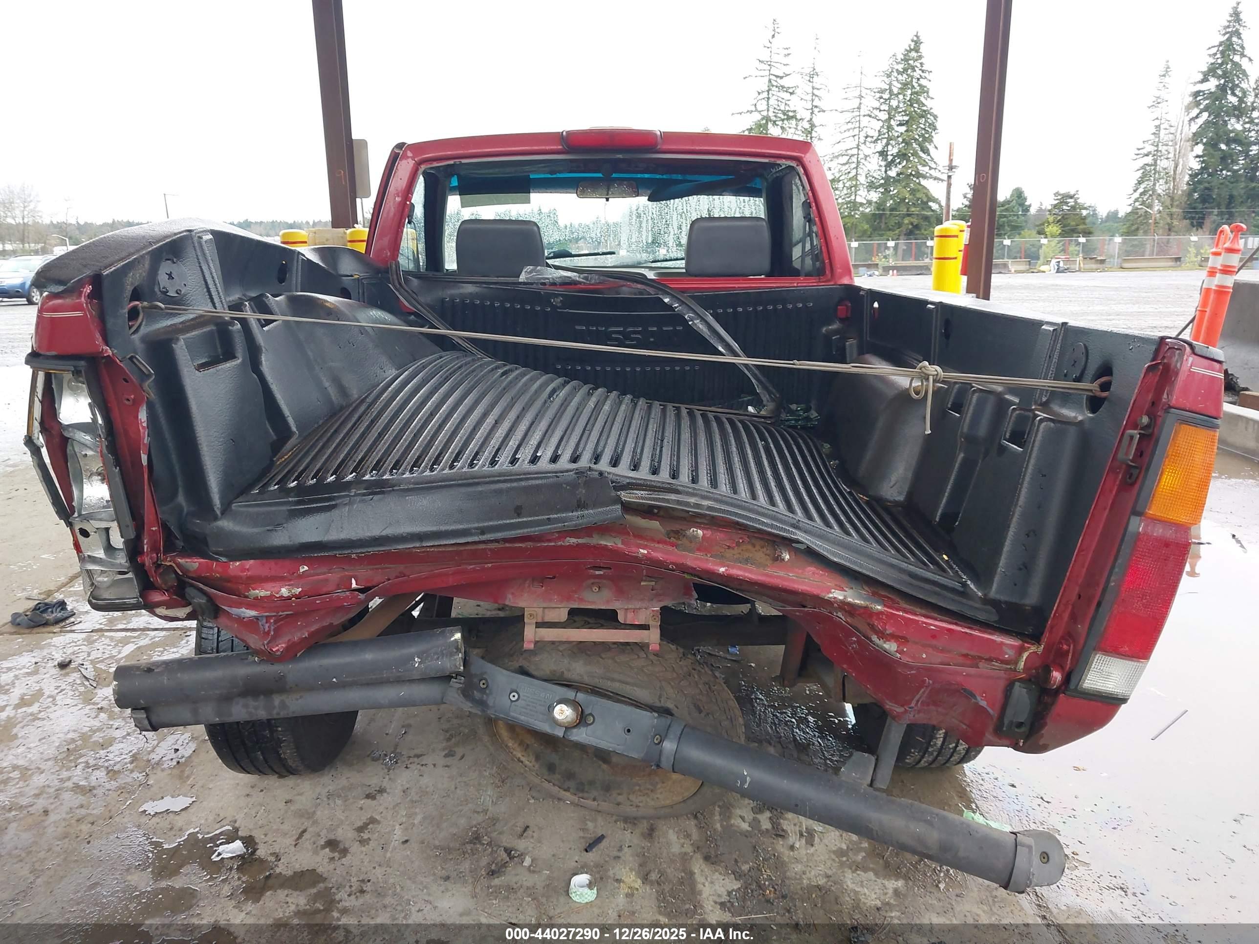 NISSAN TRUCK image 6