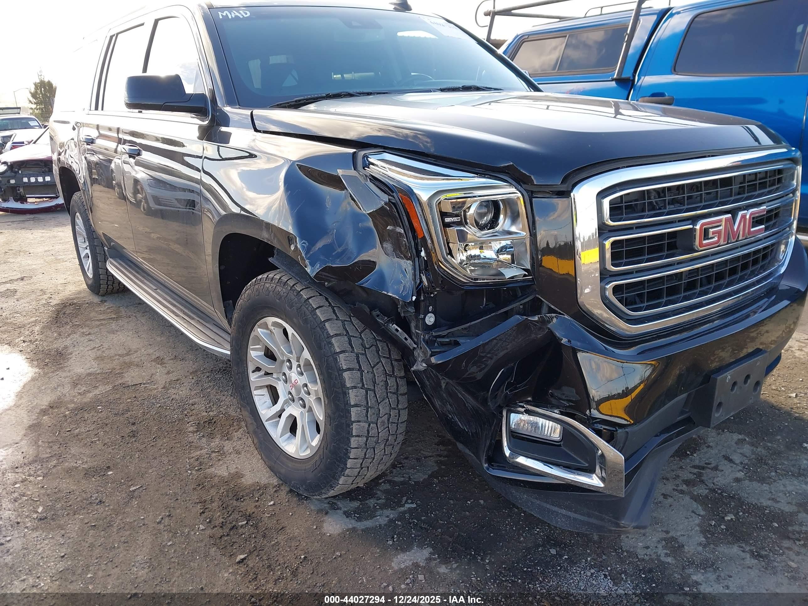 GMC YUKON image 6