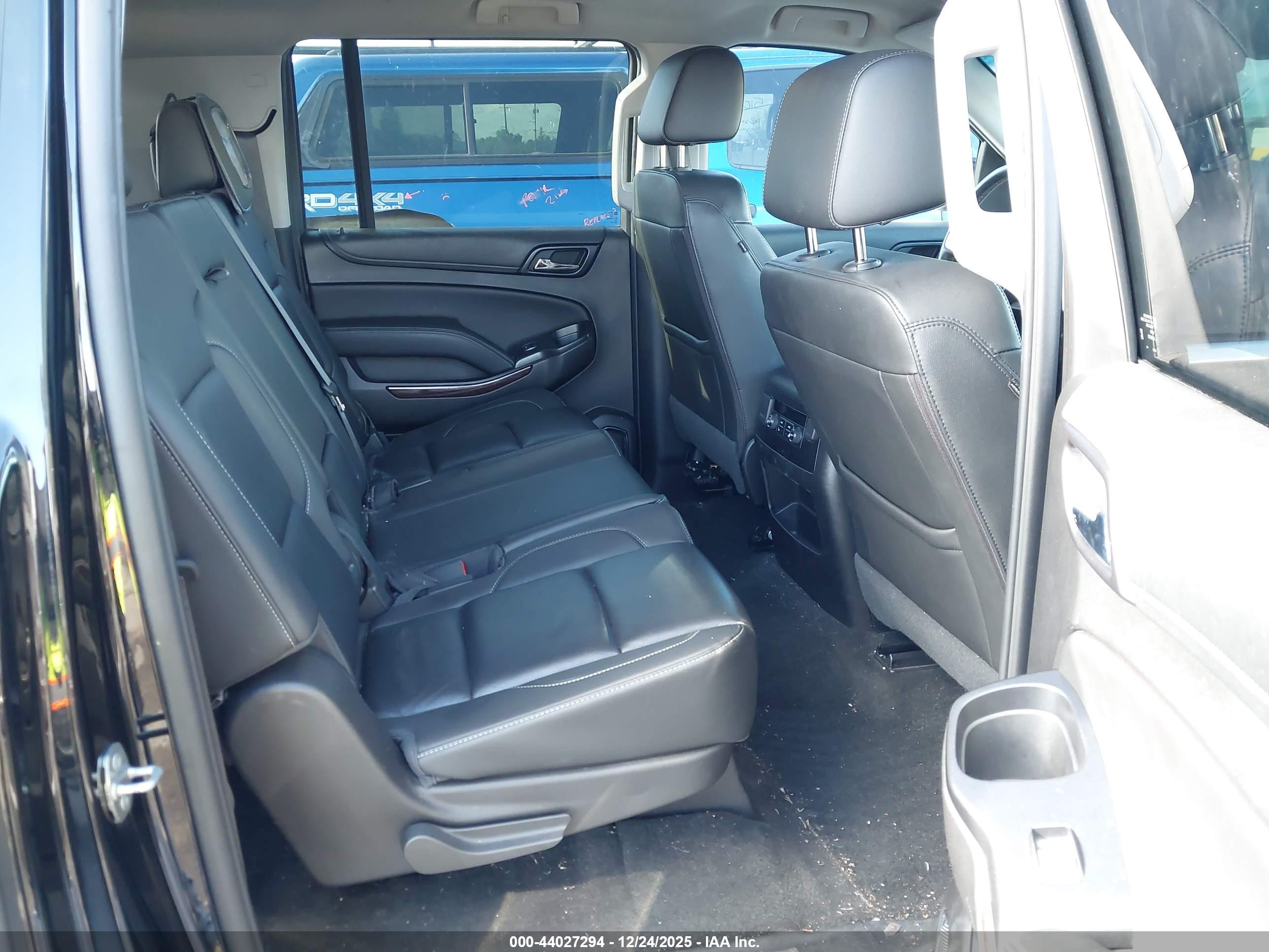 GMC YUKON image 8