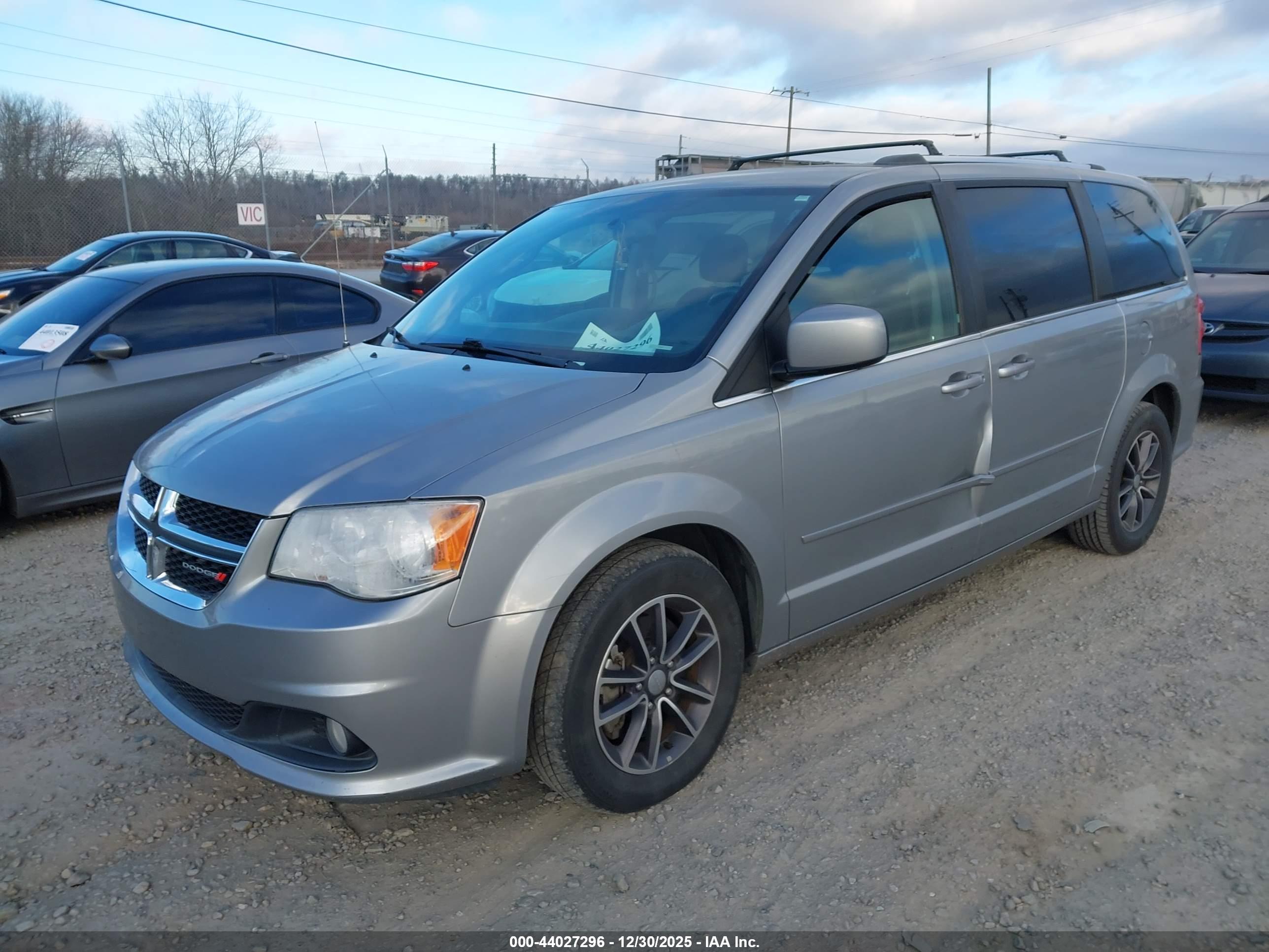 DODGE GRAND image 2