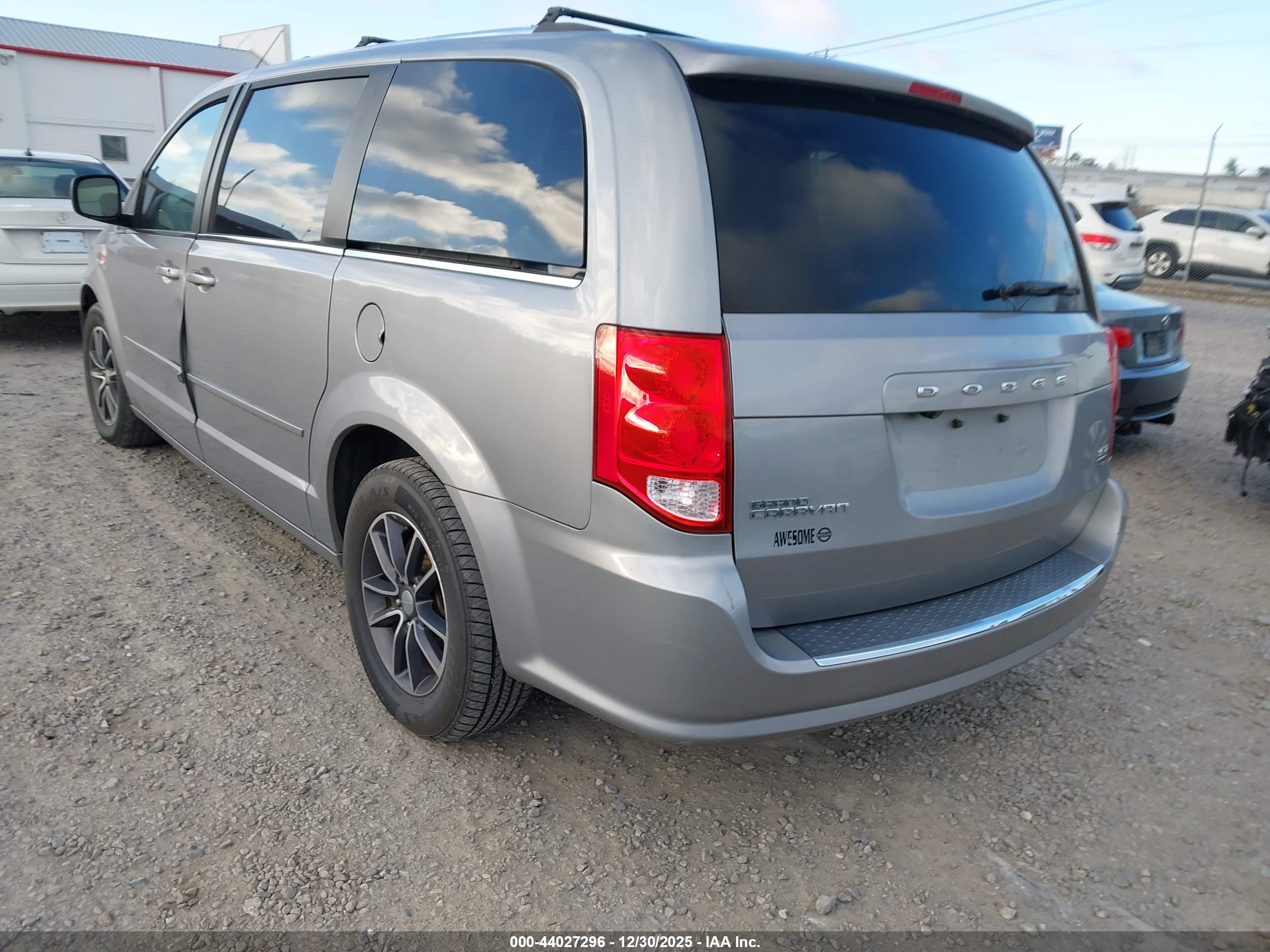 DODGE GRAND image 3