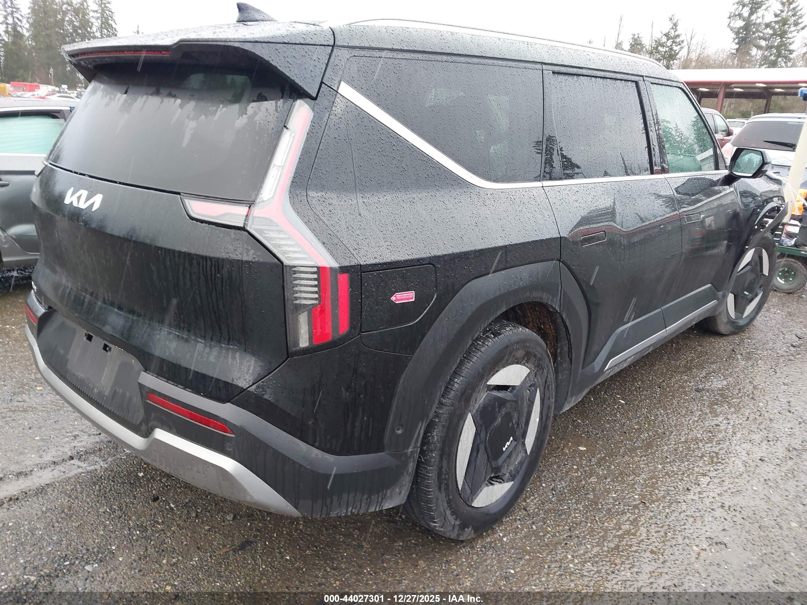 KIA EV9 image 4