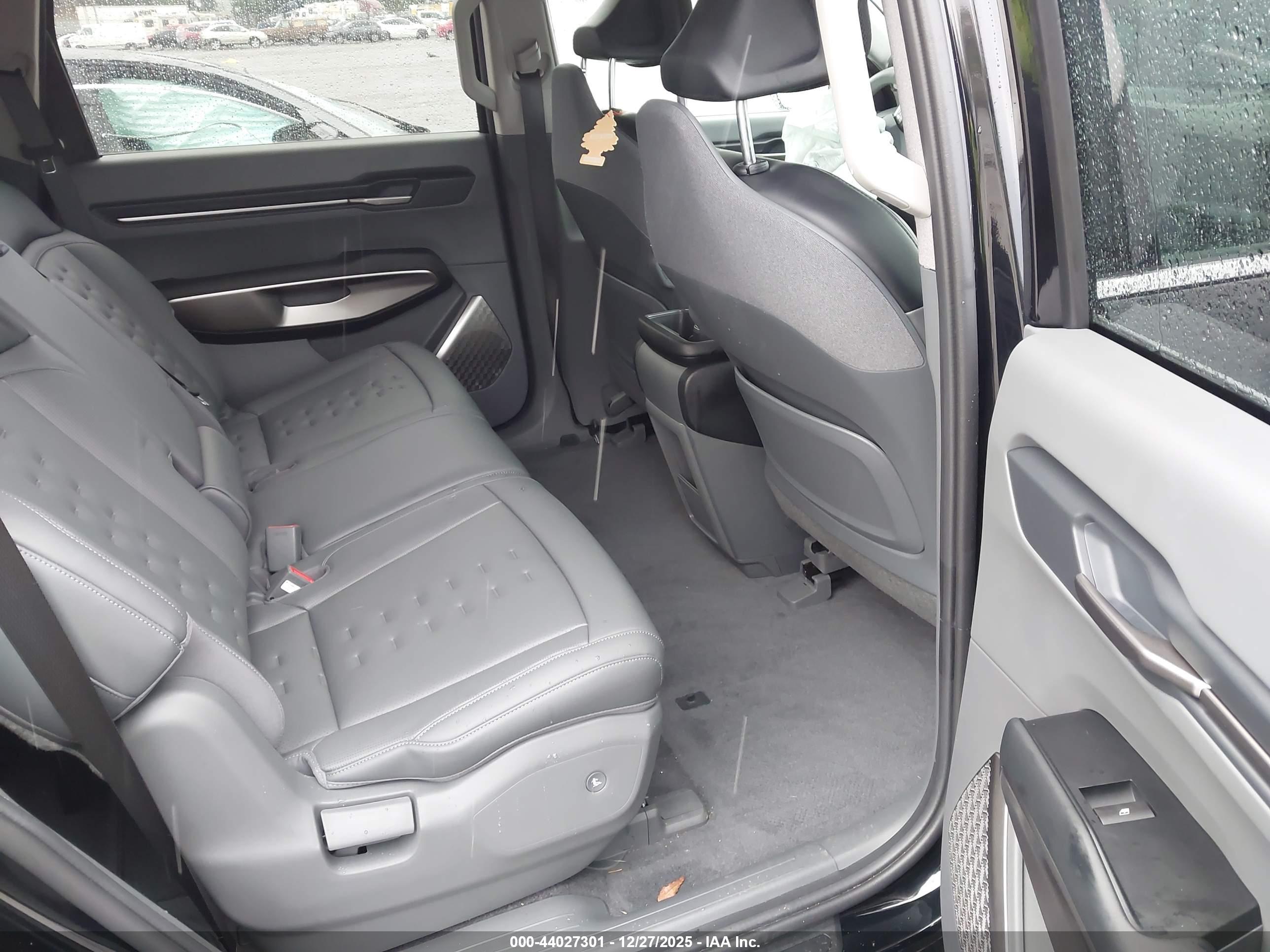 KIA EV9 image 8