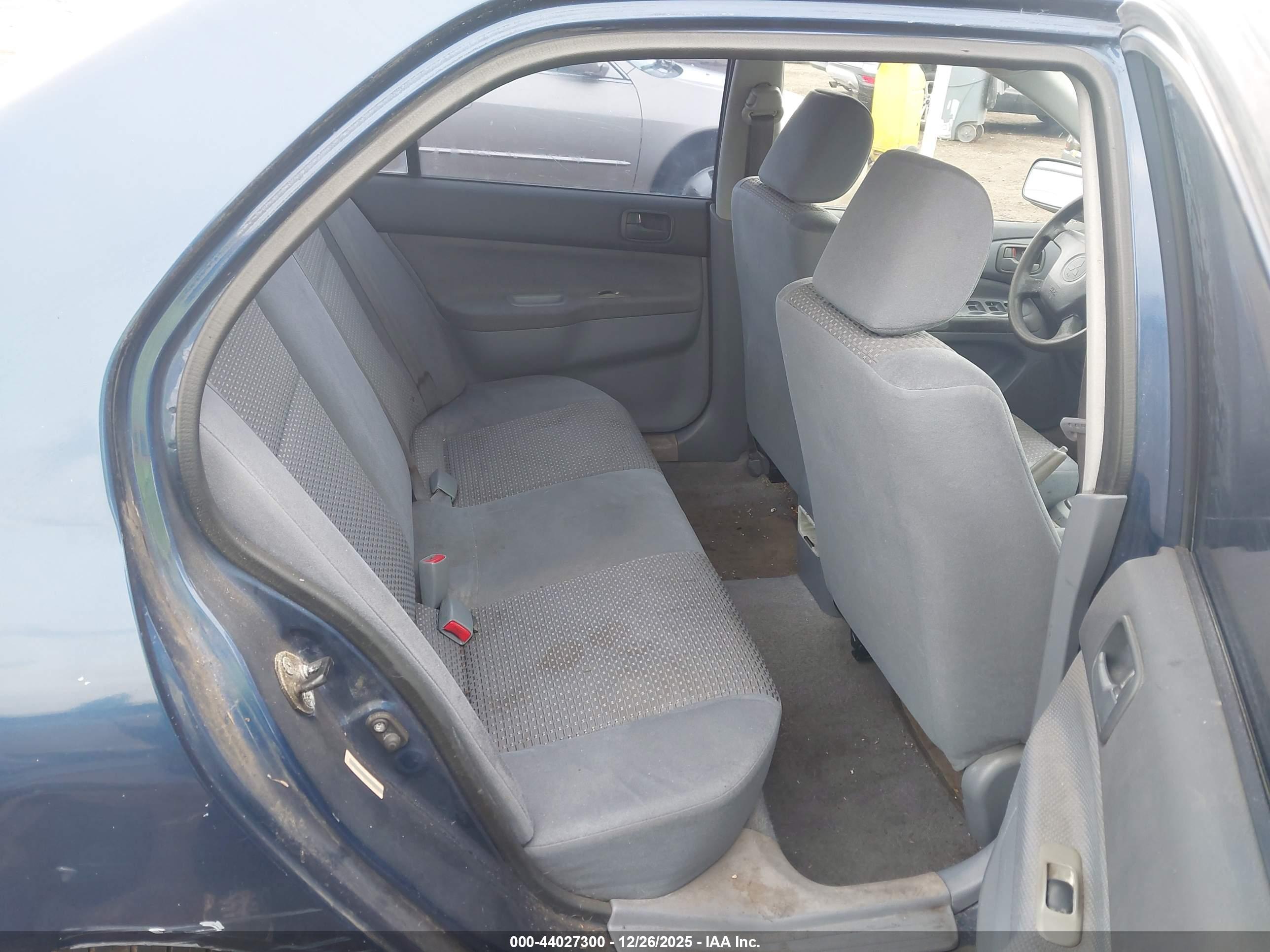 MITSUBISHI LANCER image 8