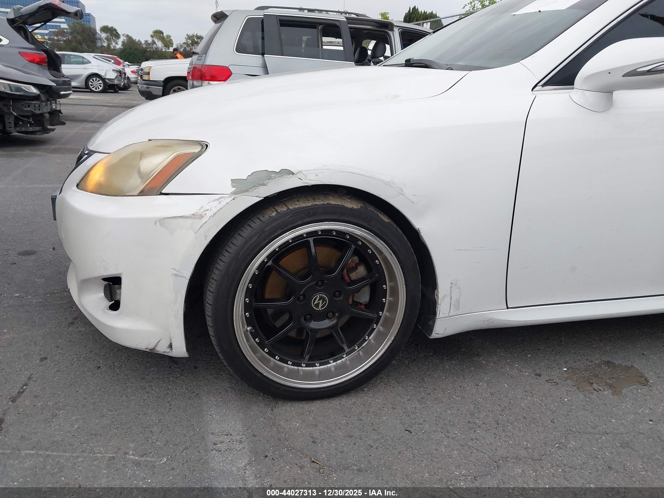 LEXUS IS image 6