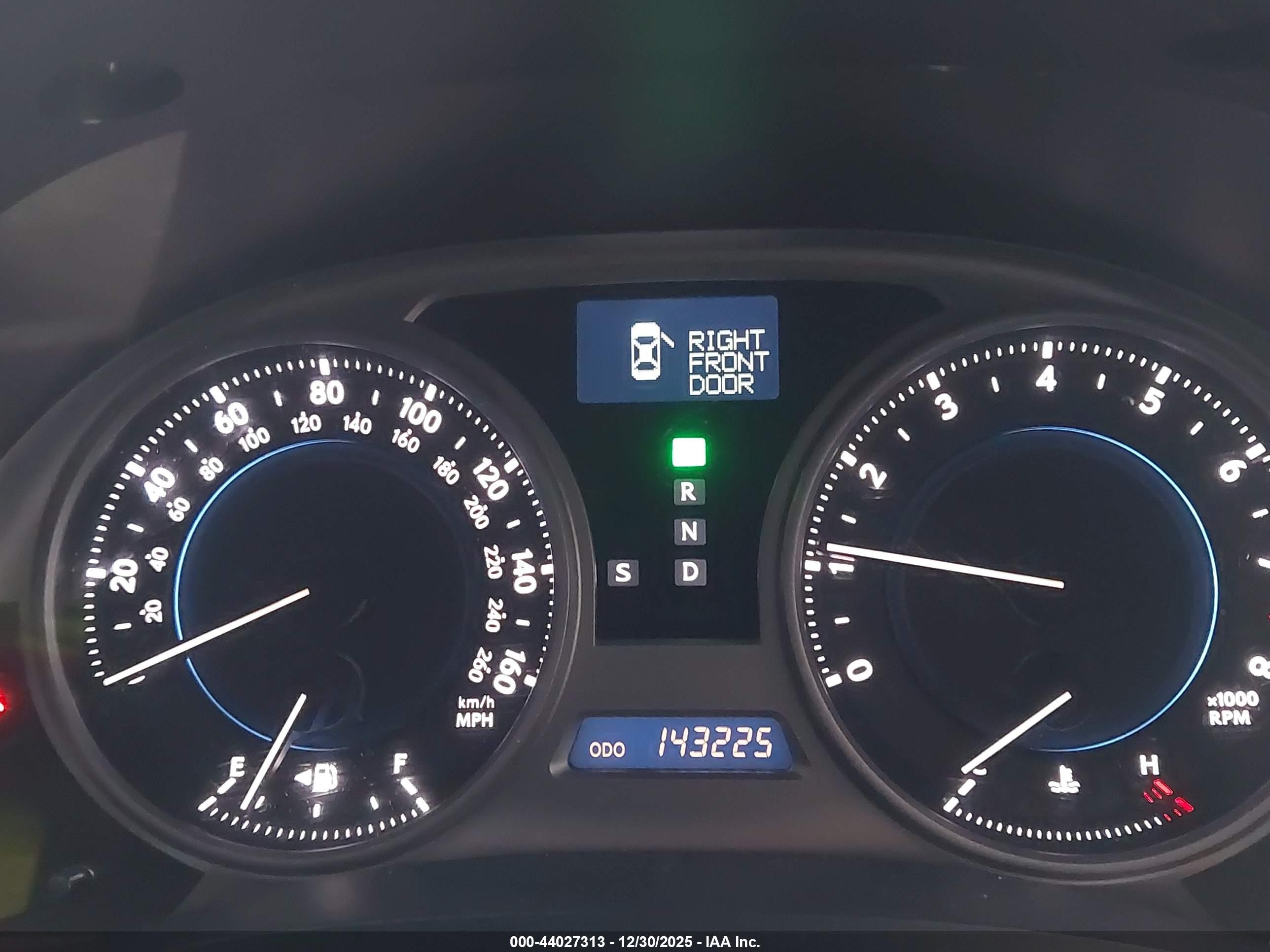 LEXUS IS image 7