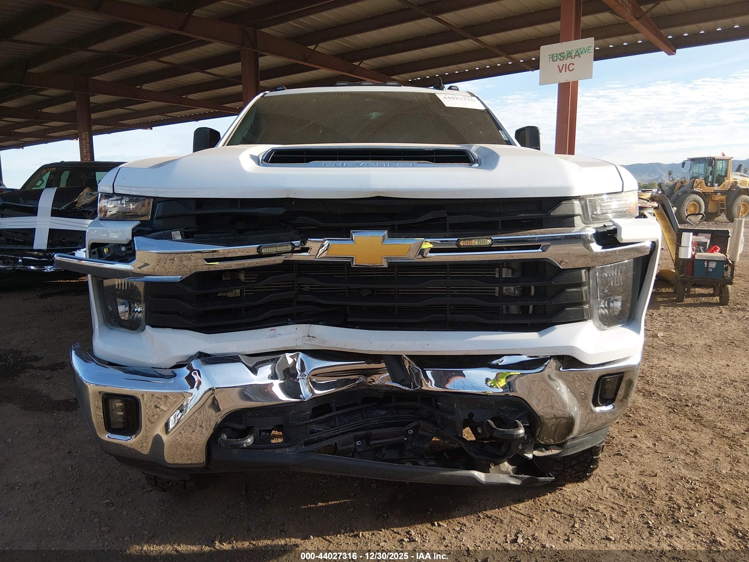 CHEVROLET SILVERADO image 6
